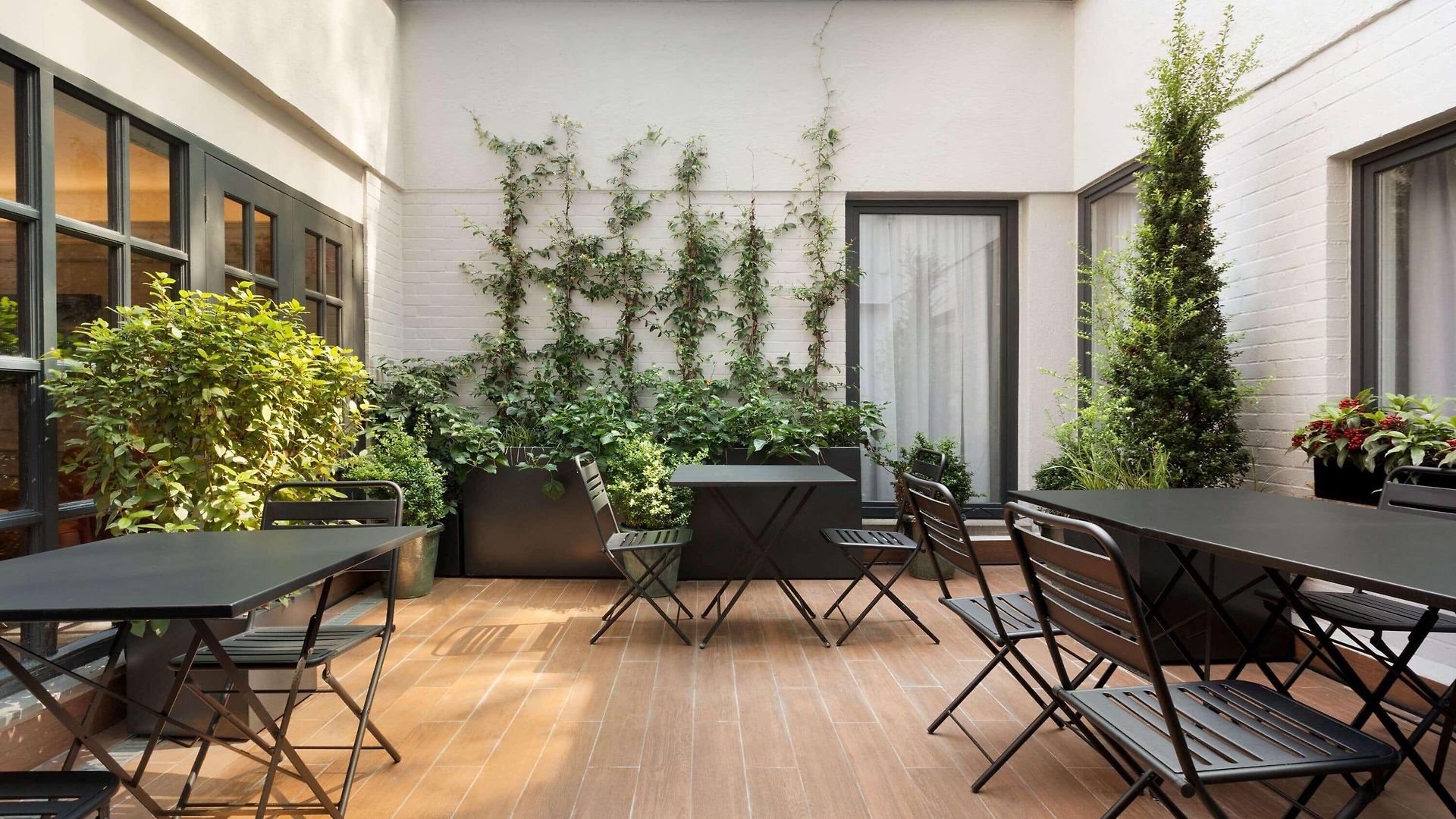 Avenue Louise Trademark Collection By Wyndham Hotel
