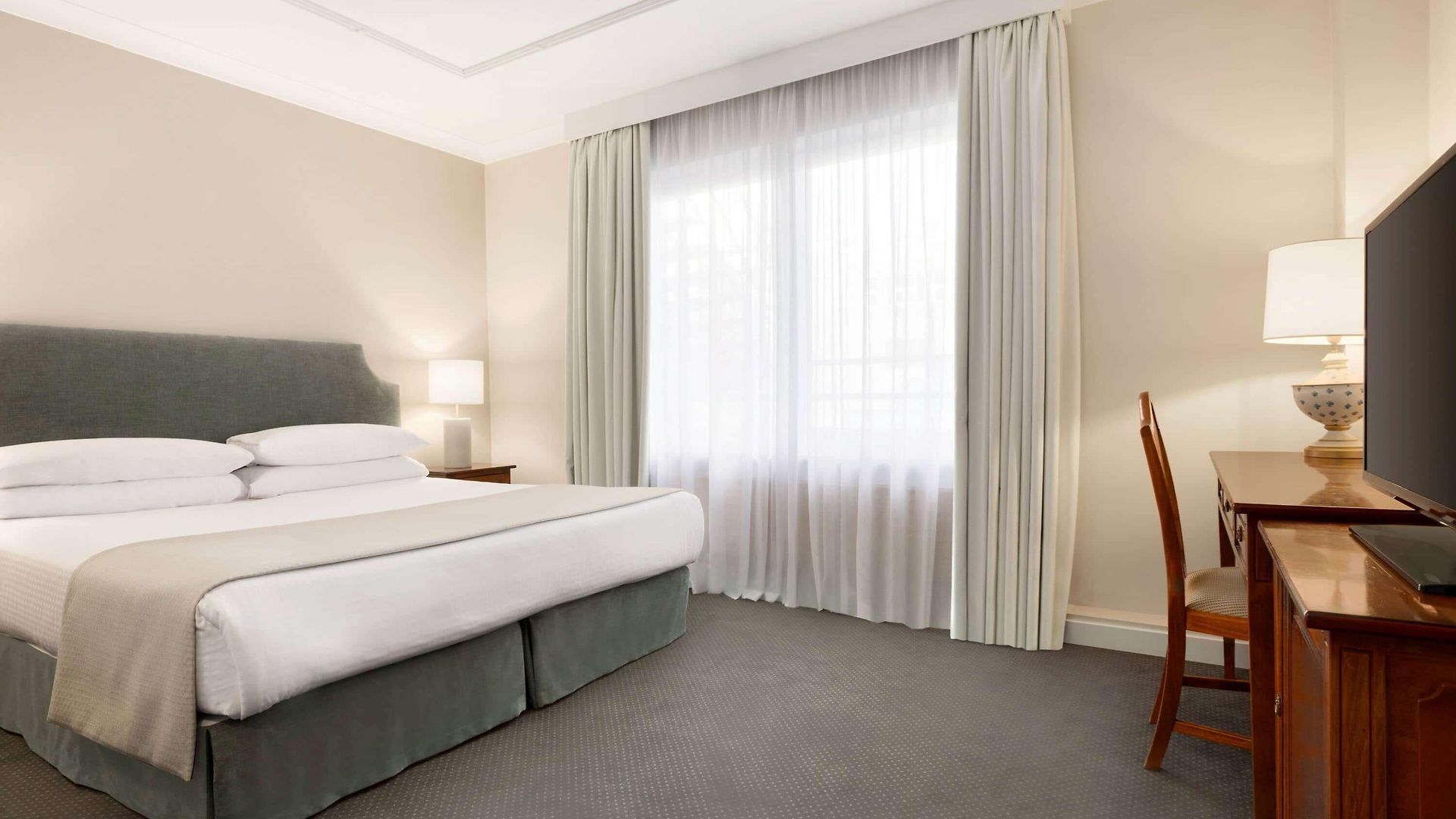 Hotel Avenue Louise Trademark Collection By Wyndham 4*