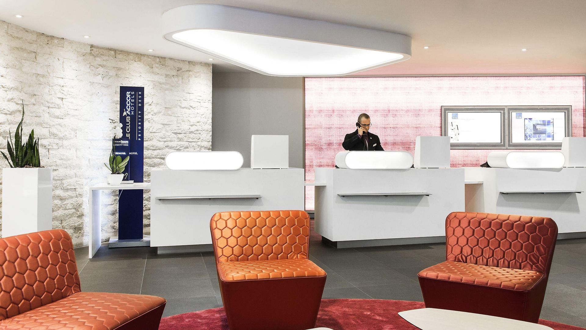 Novotel Centre Hotel 4*