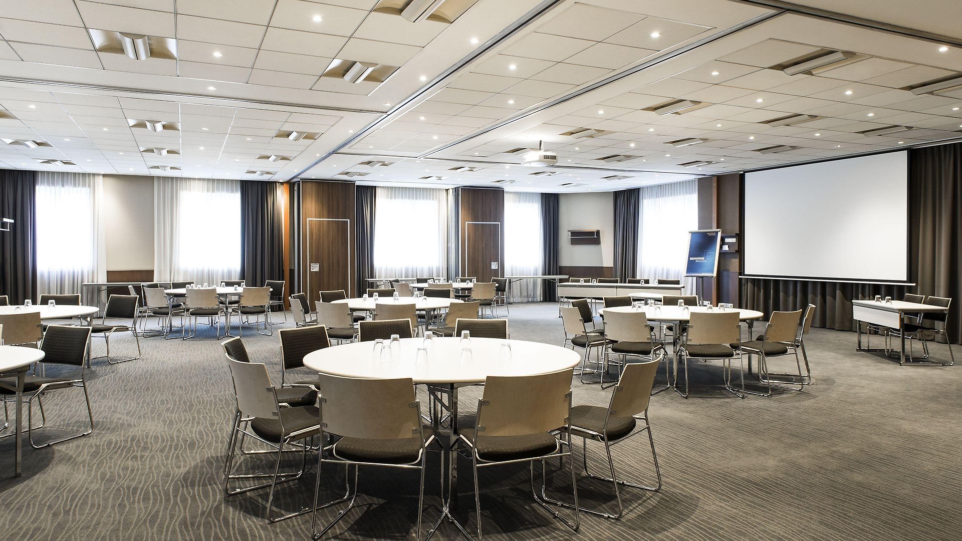 Novotel Centre Hotel 4*