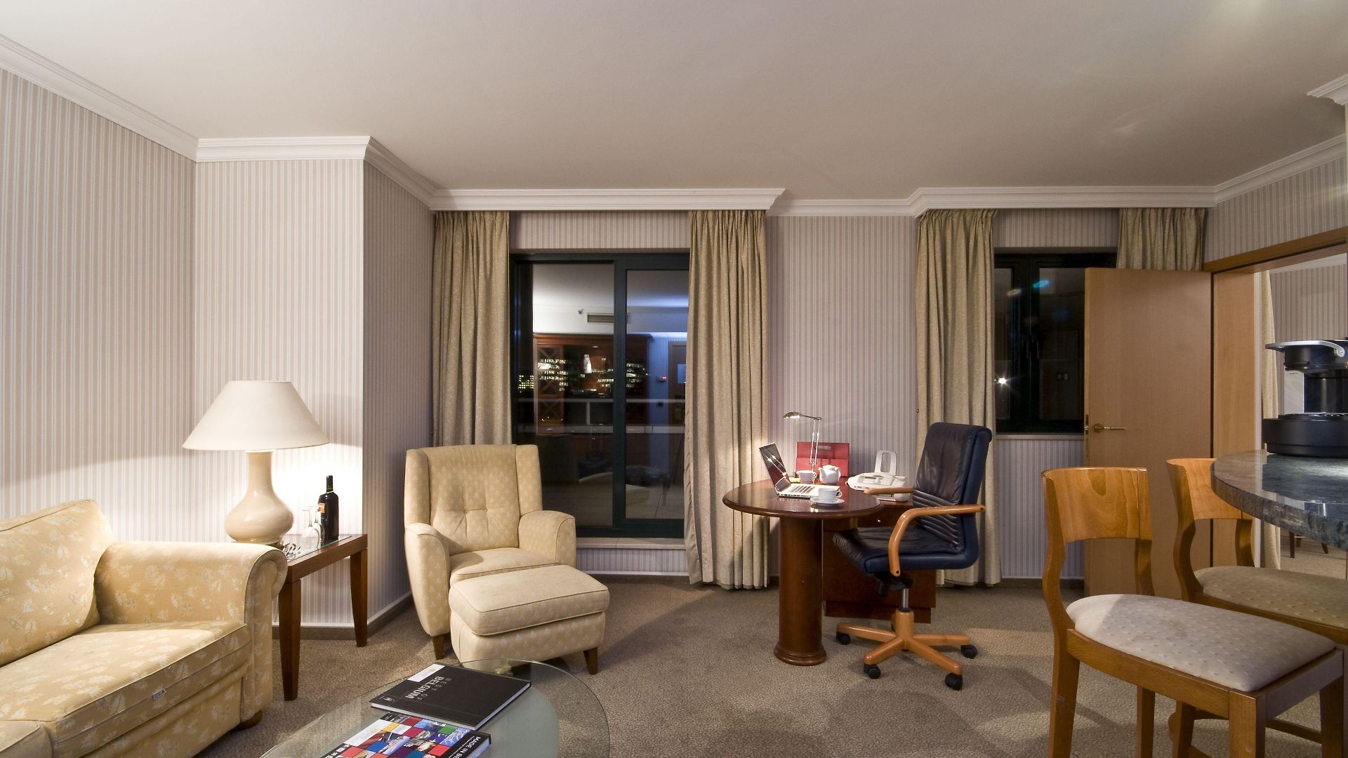 B-aparthotel Ambiorix Aparthotel Brussels