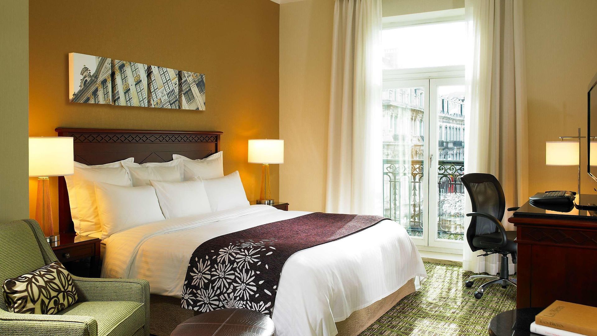 Marriott Grand Place 4*