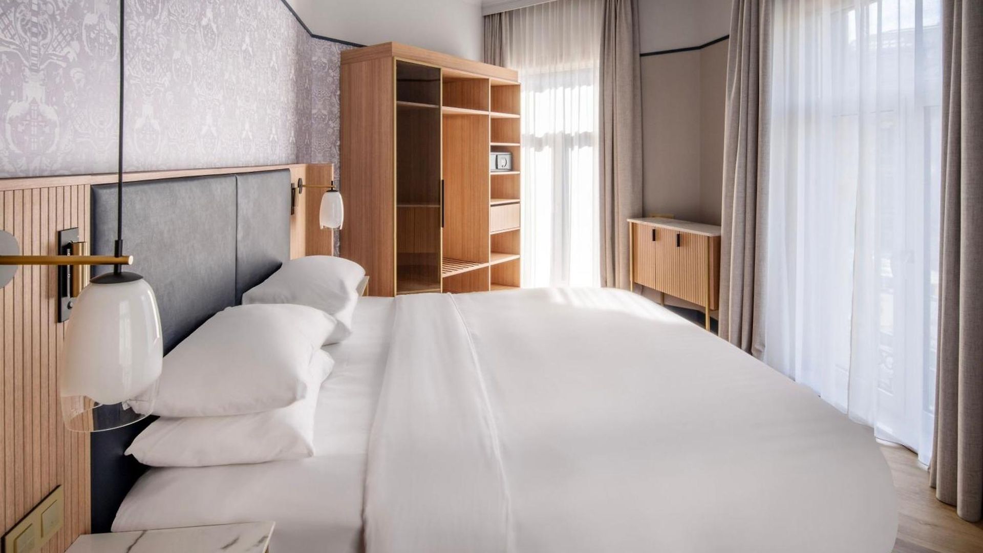 Marriott Grand Place Hotel
