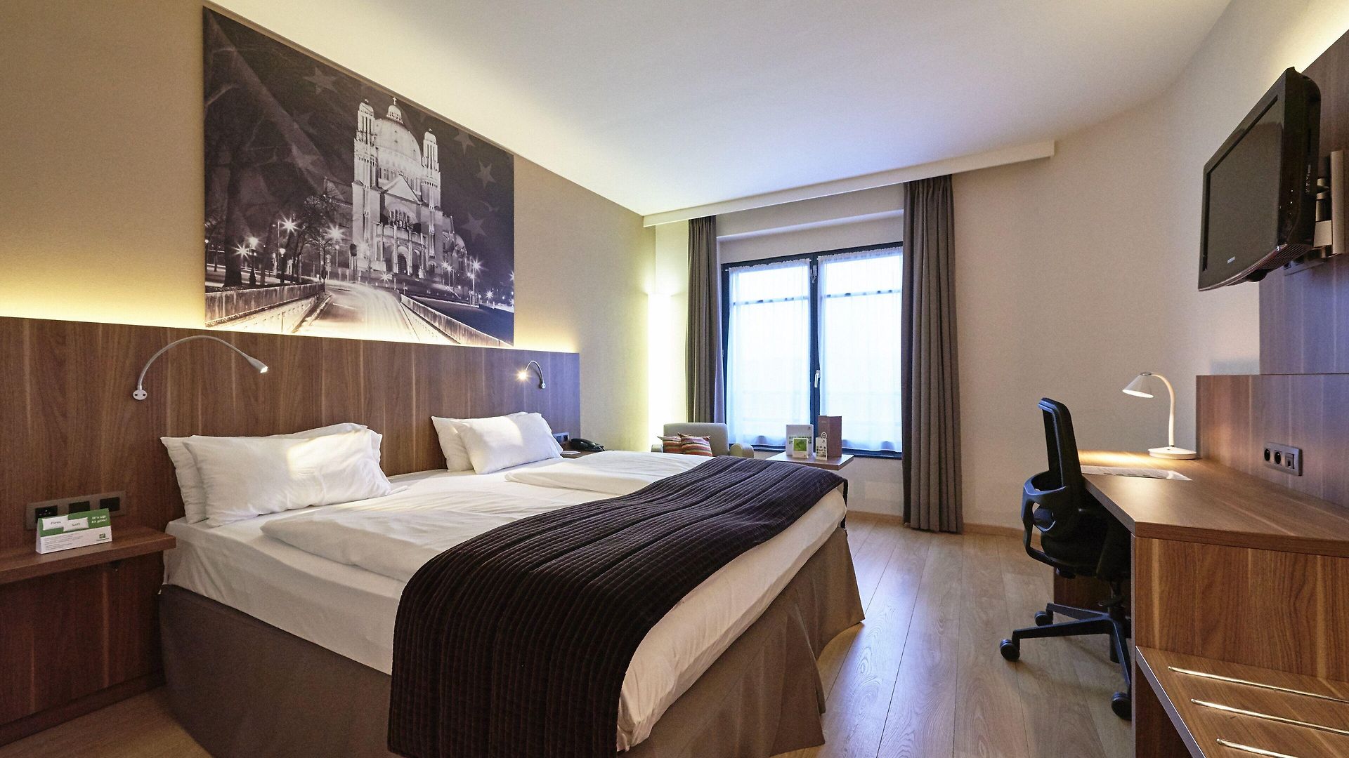 Hotel Schuman By Ihg 4*