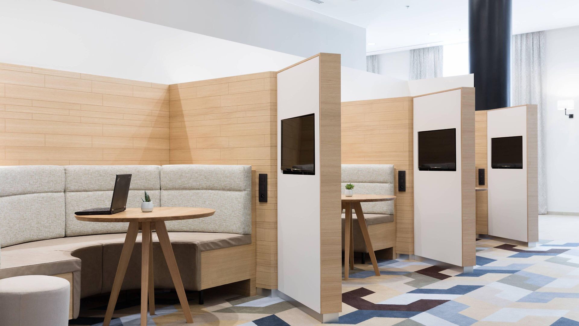 Courtyard By Marriott Hotel
