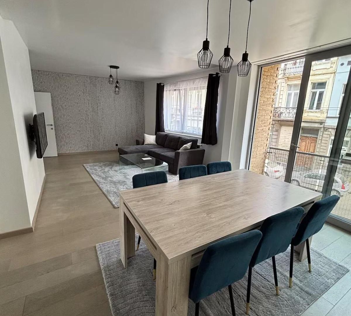 Stylish, Modern & Spacious In Apartment Brussels