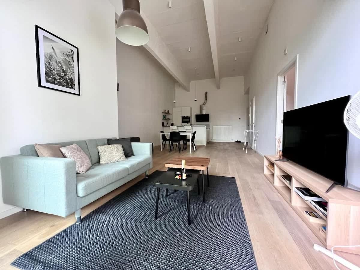 Spacious Loft Up To 4 Guests Comfort & Style In Appartement *