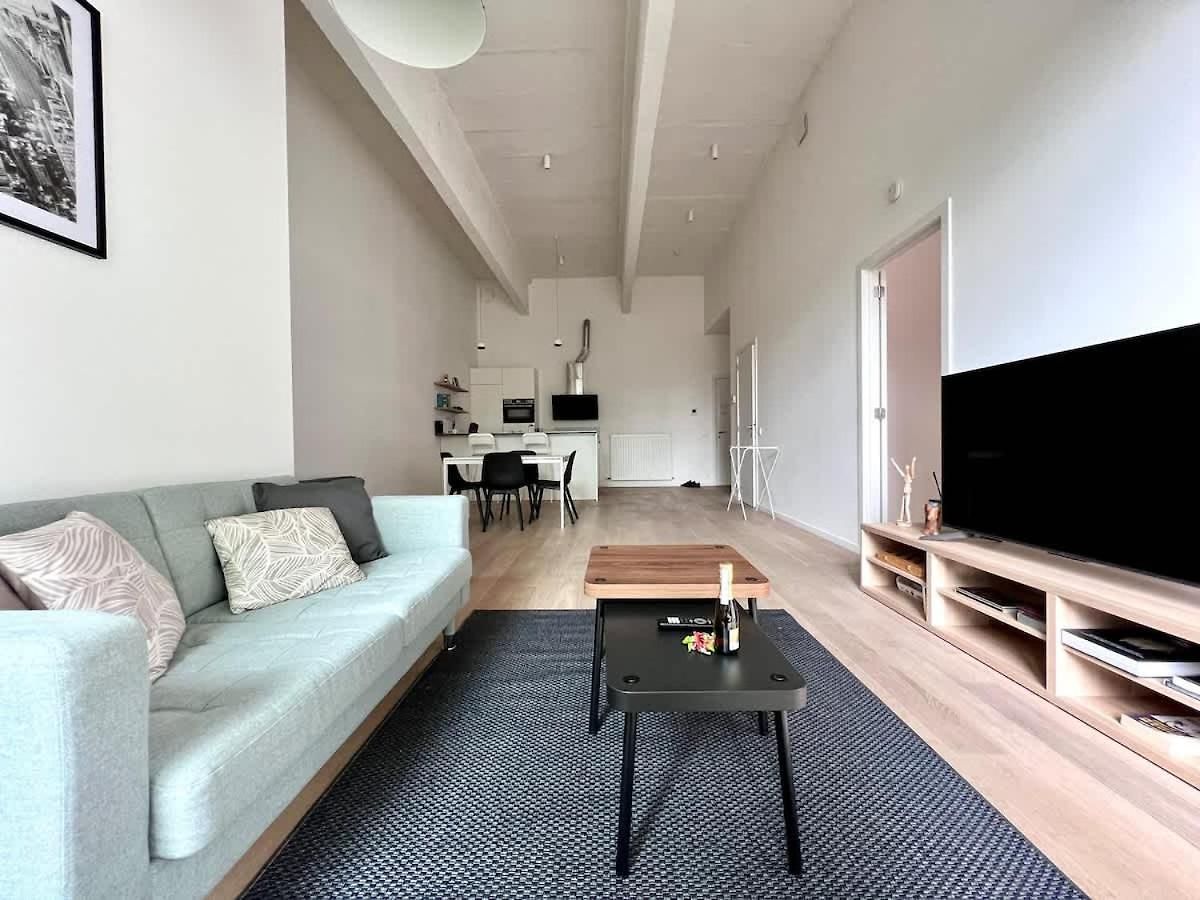 Spacious Loft Up To 4 Guests Comfort & Style In *