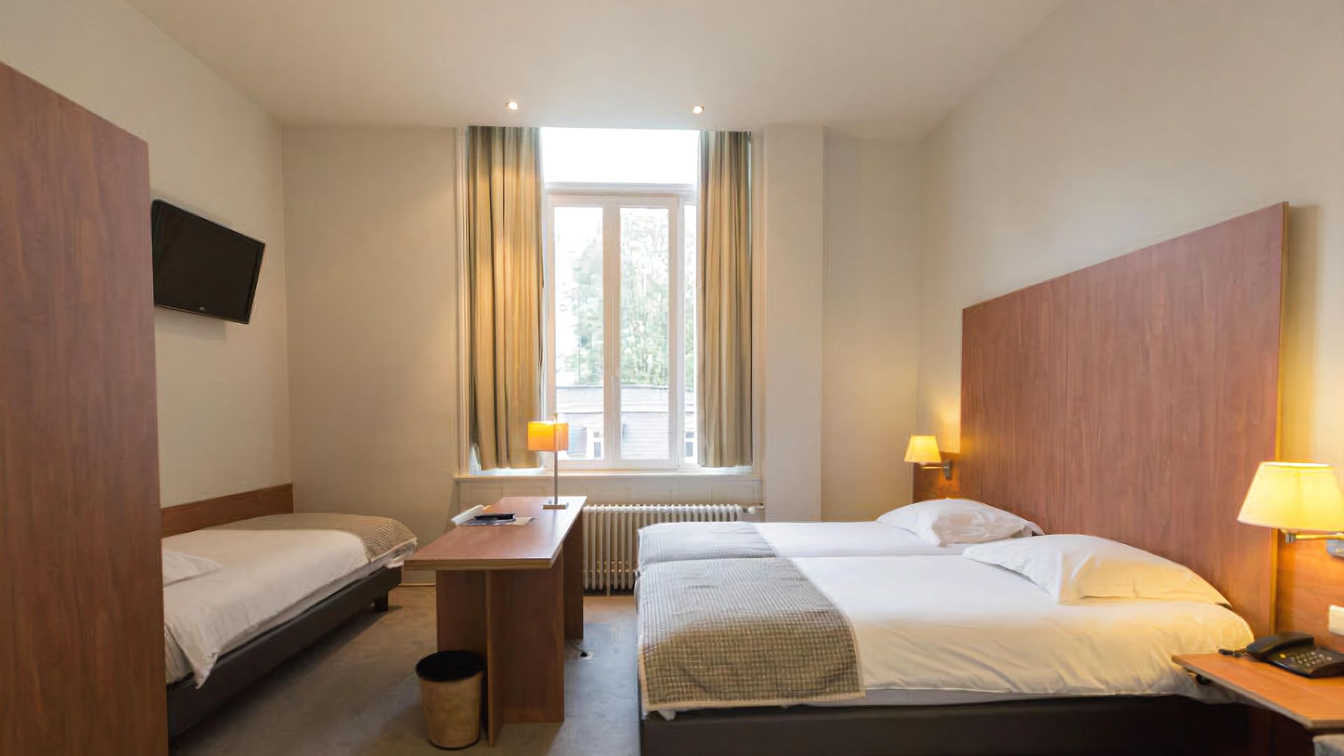 Hotel Du Congres 3*