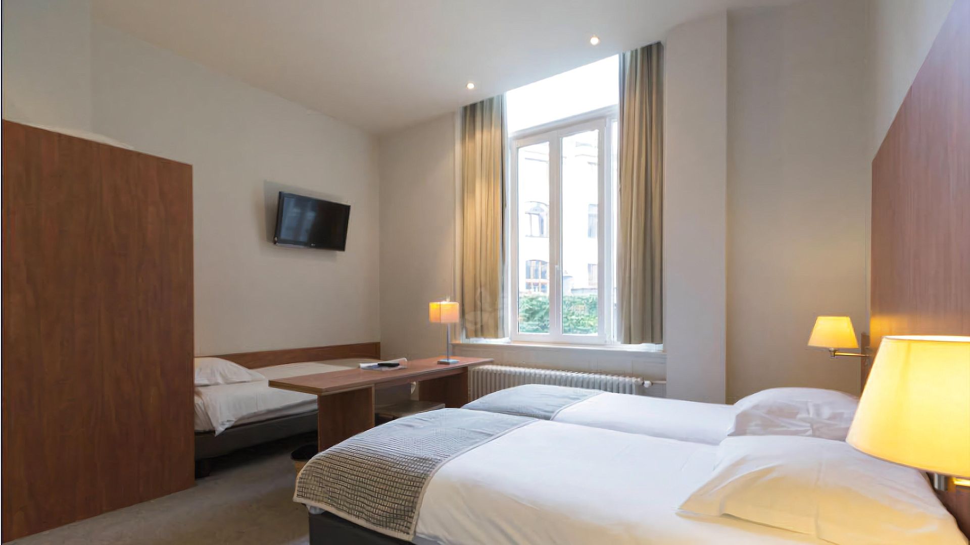Hotel Du Congres 3*
