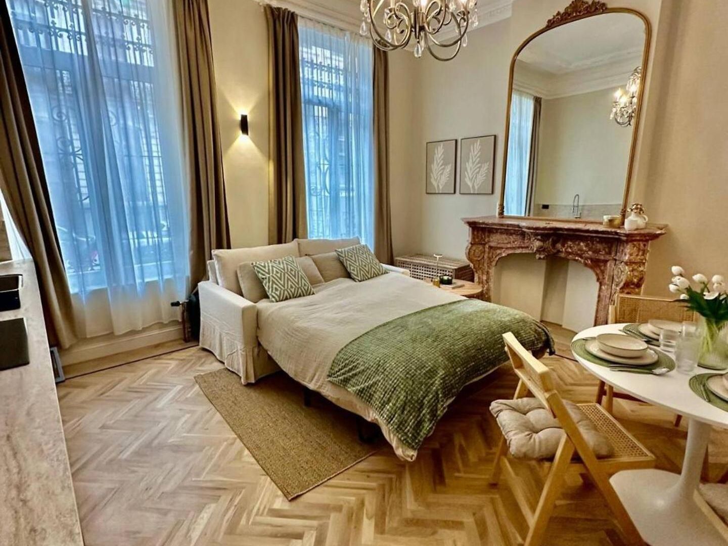 Charm And Comfort Apartment