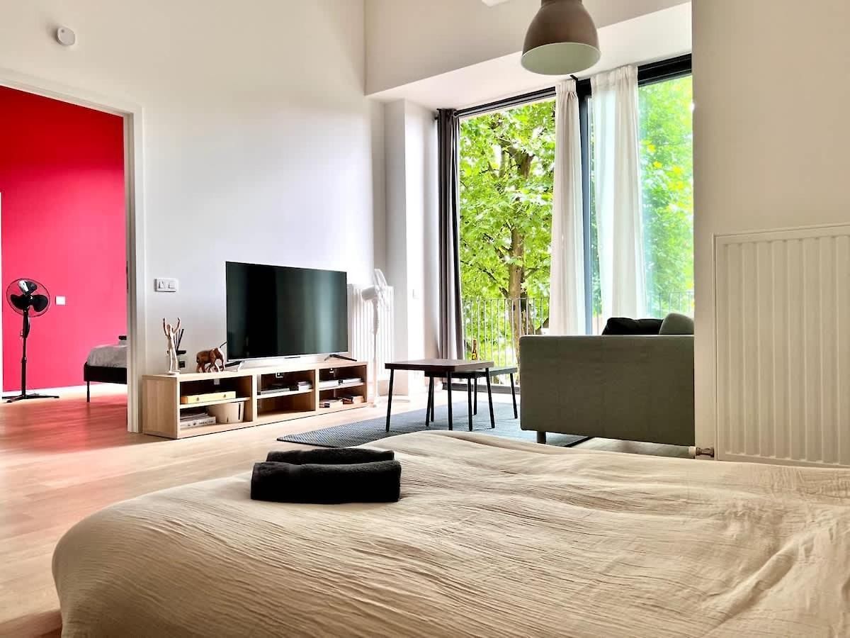 Spacious Loft Up To 4 Guests Comfort & Style In