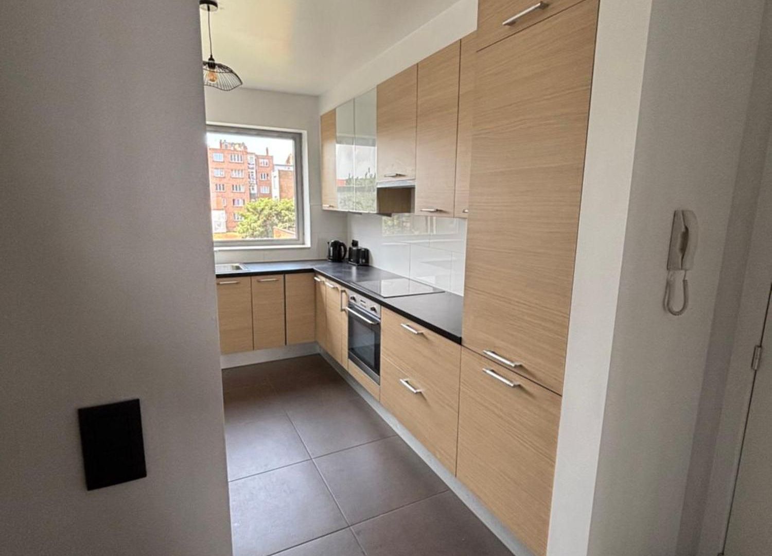 Stylish, Modern & Spacious In Apartment