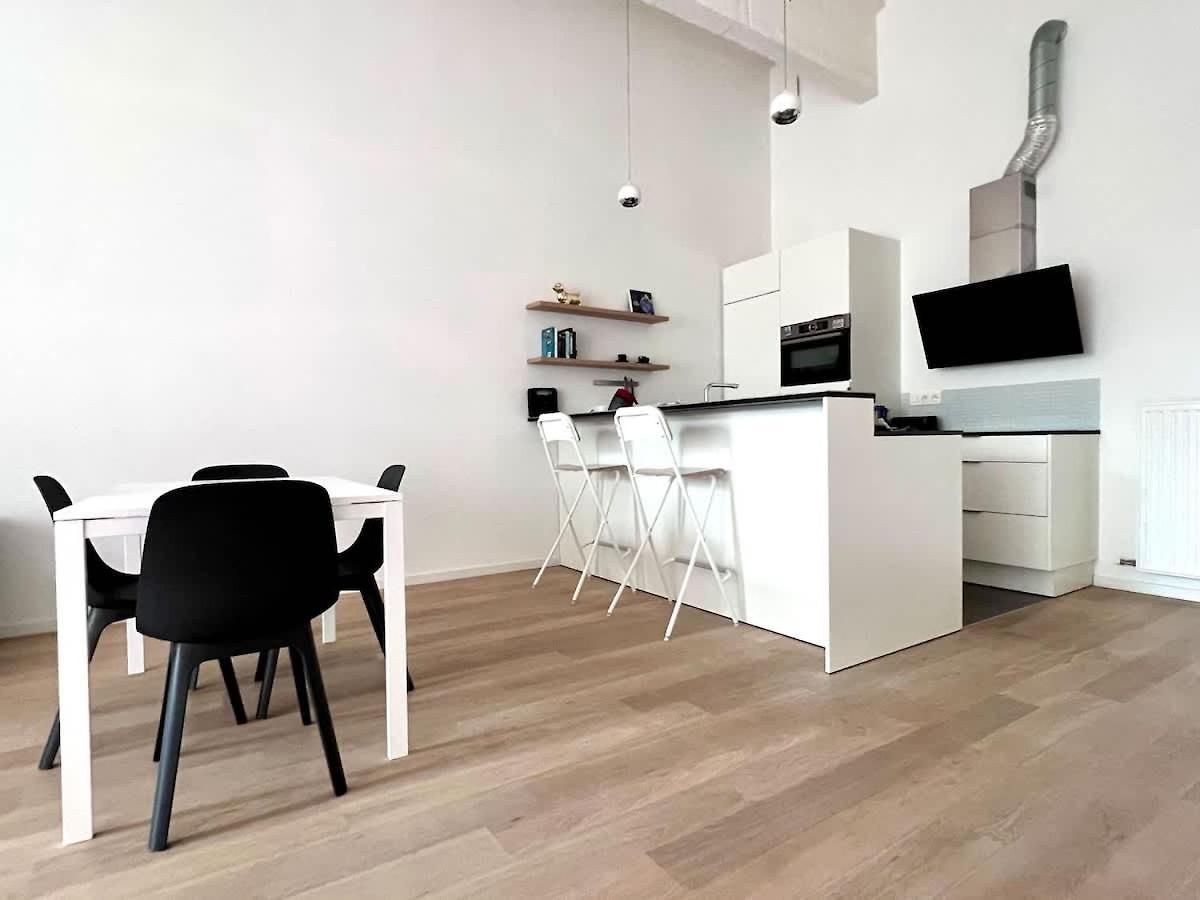Spacious Loft Up To 4 Guests Comfort & Style In Appartement Brussel