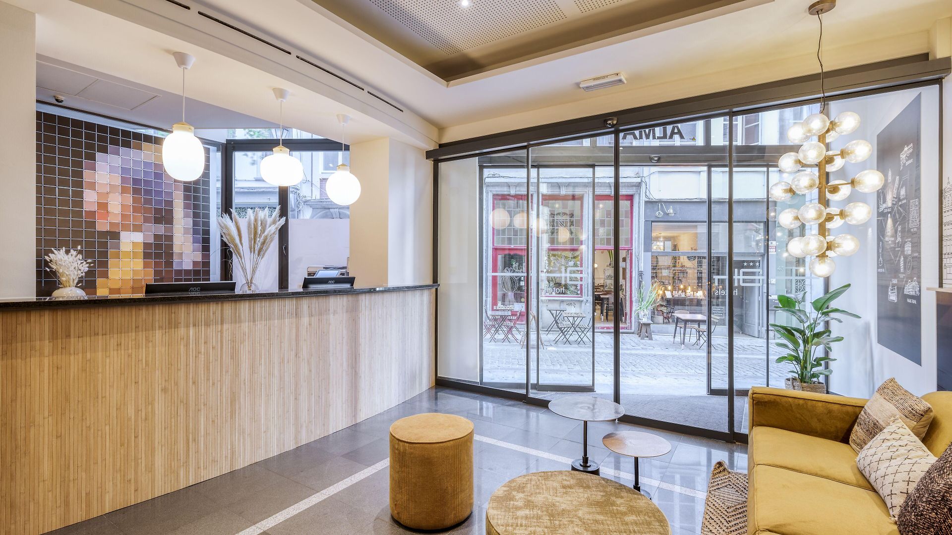 Hotel Alma Grand Place 3*