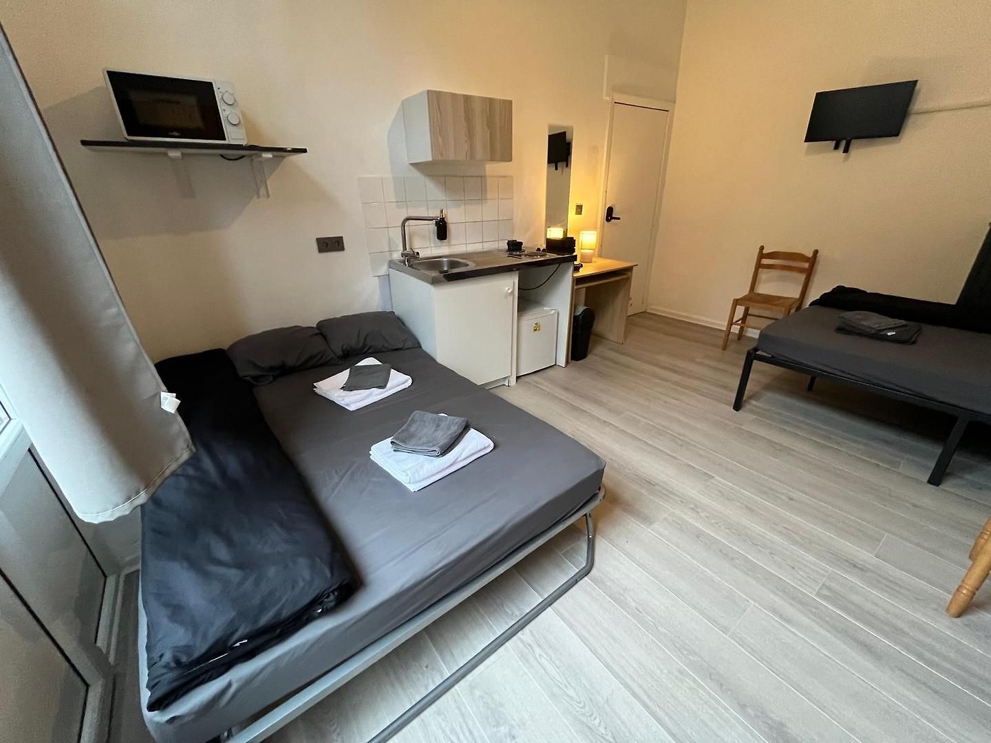 European District Aparthotel