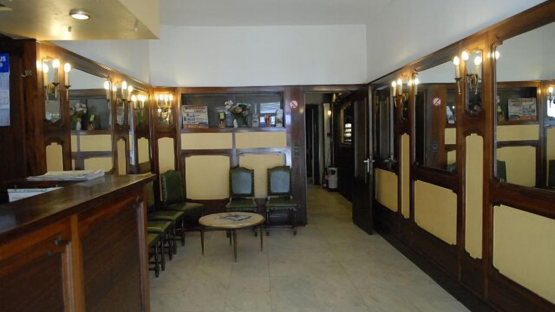 Hotel Manhattan *