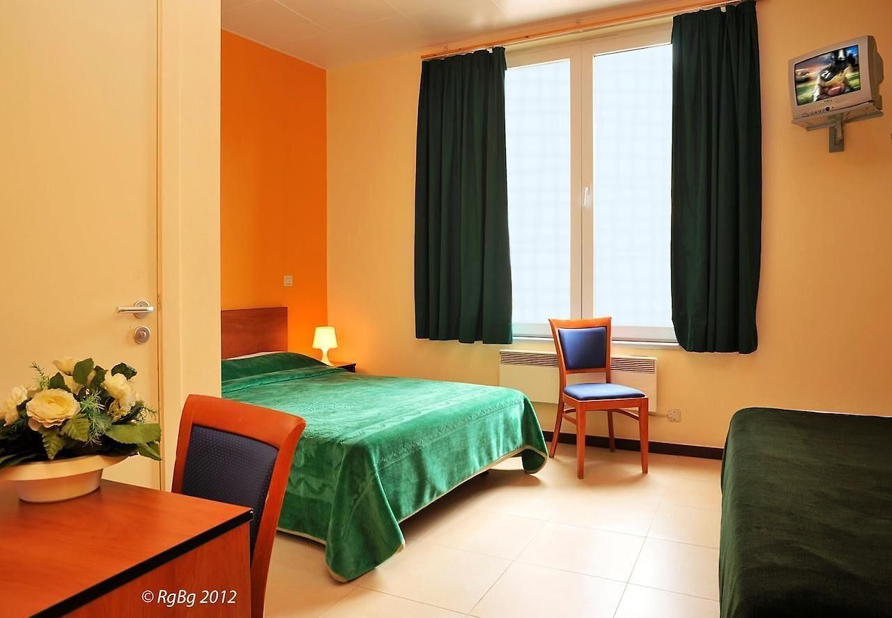 Hotel The Moon 2*