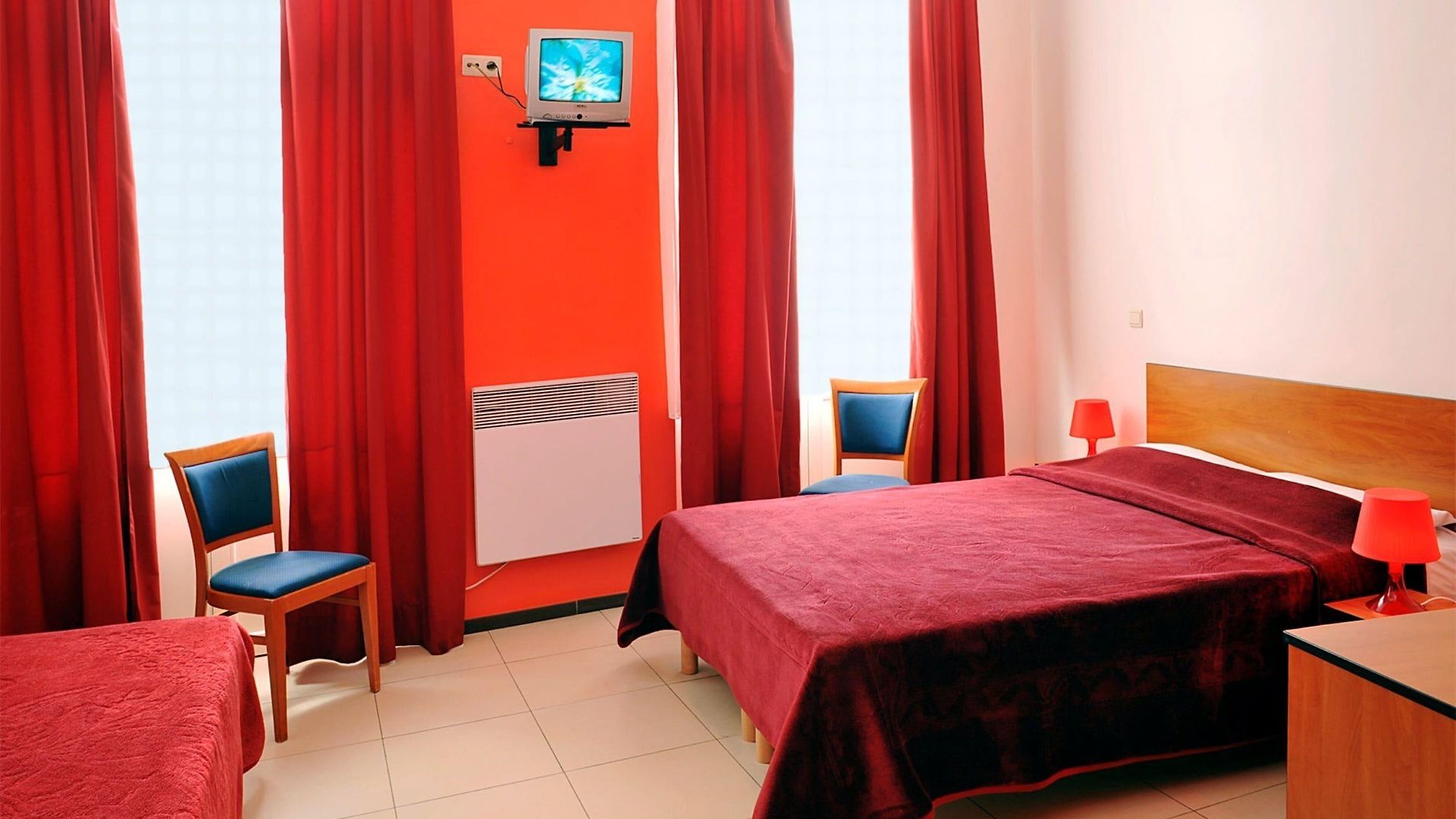 Hotel The Moon 2*