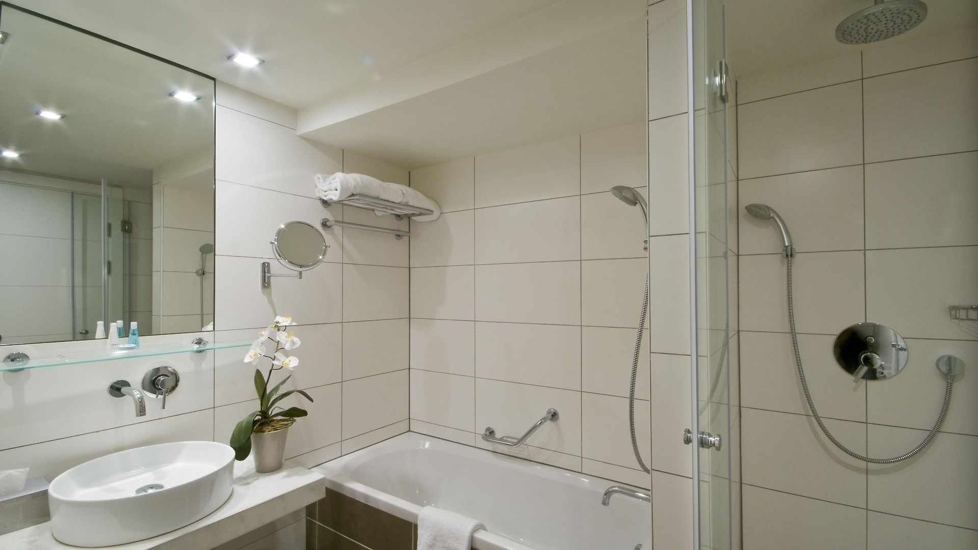 B-aparthotel Grand Place 4*