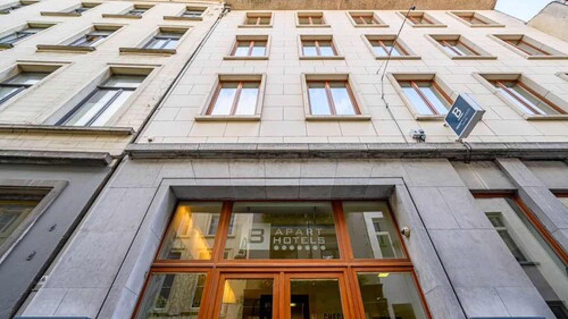B-aparthotel Grand Place 4*
