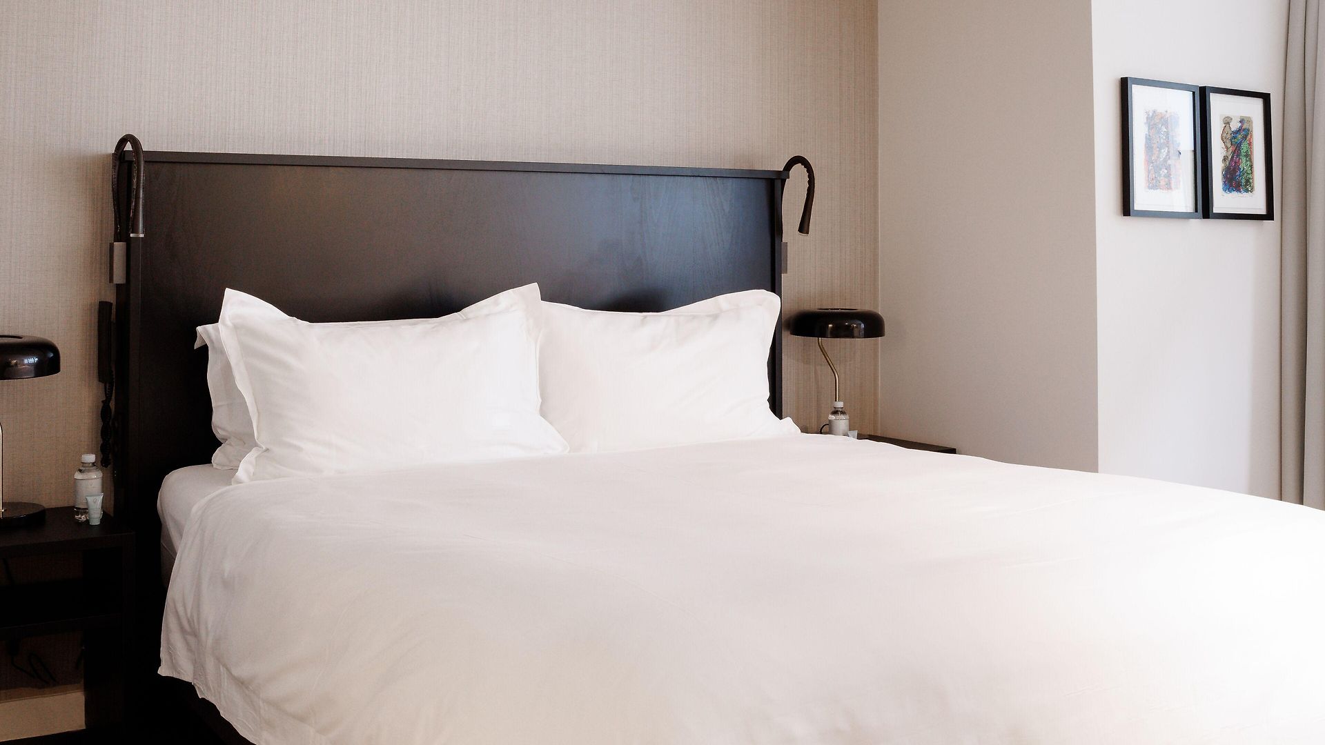 Pillows Centre Hotel 4*