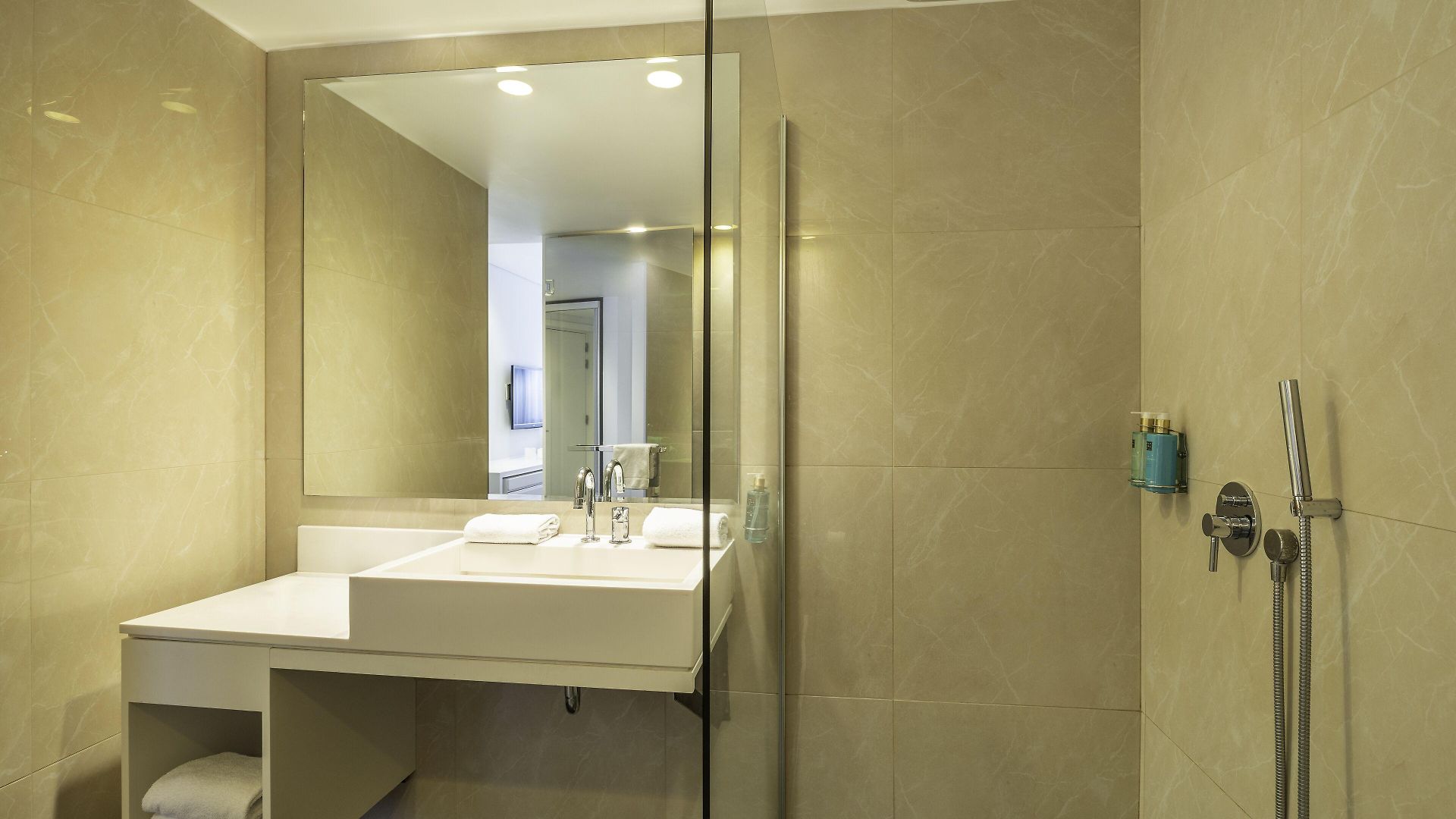 B-aparthotel Regent
