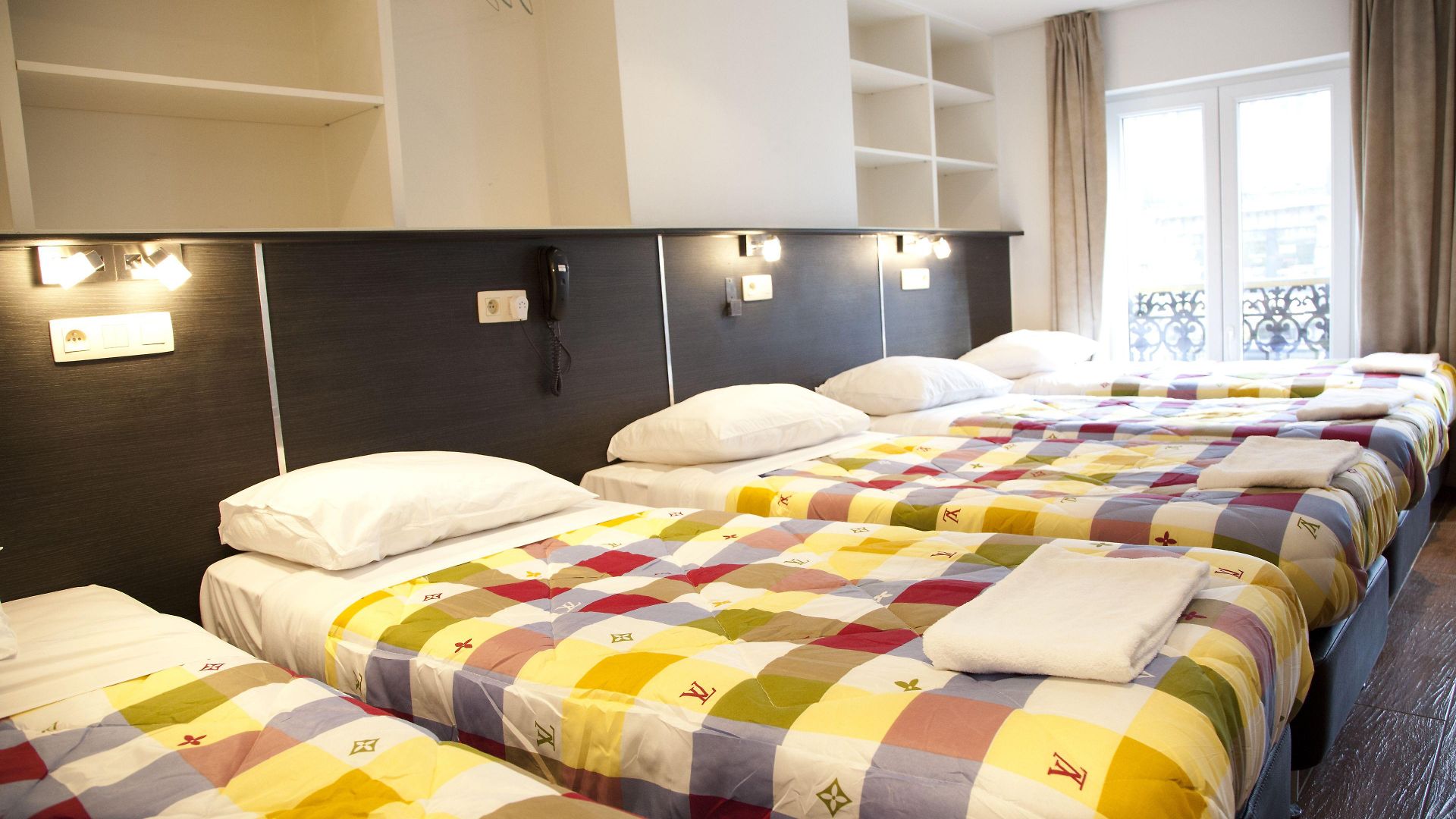 Hotel Barry 2*