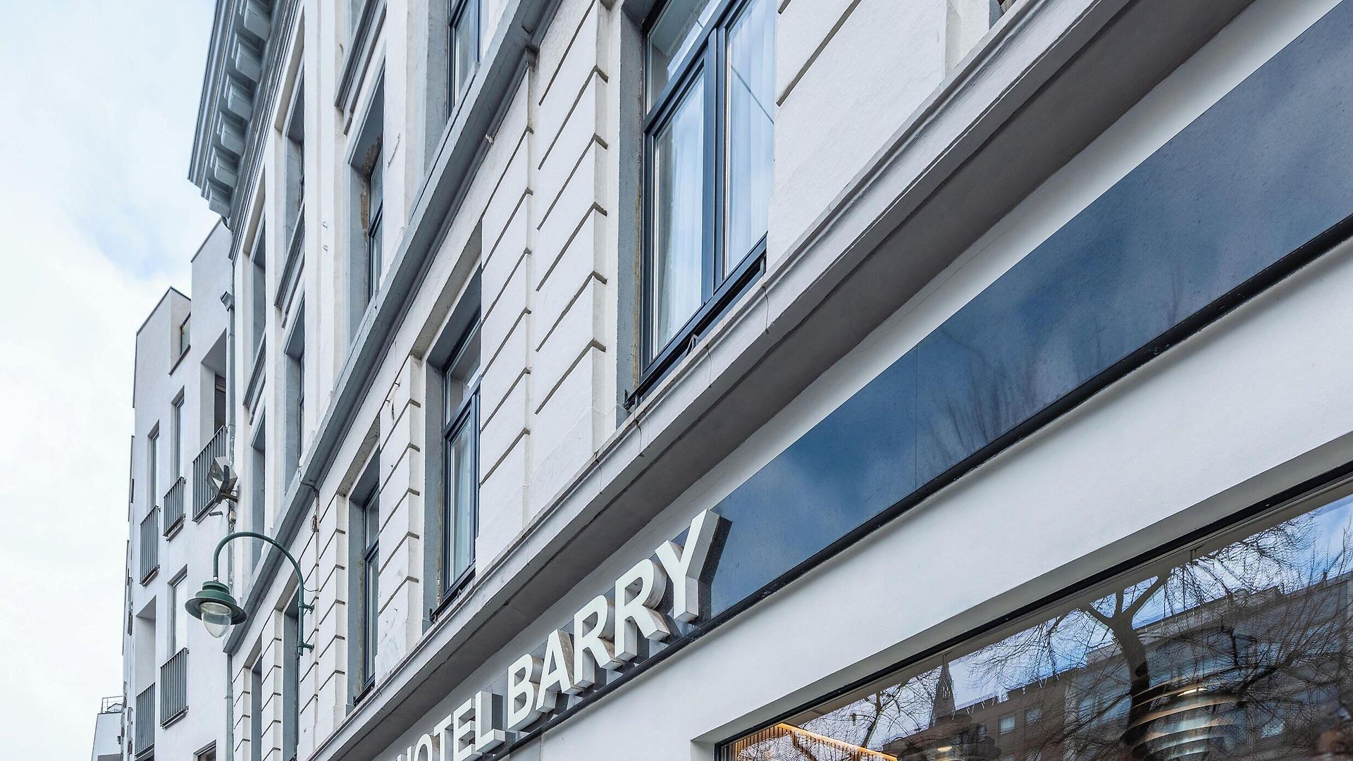 Hotel Barry