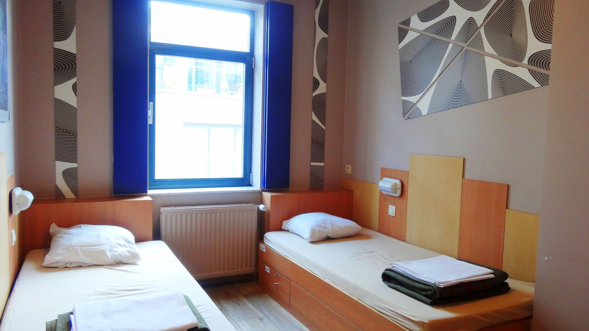 Sleep Well Youth Hostel *