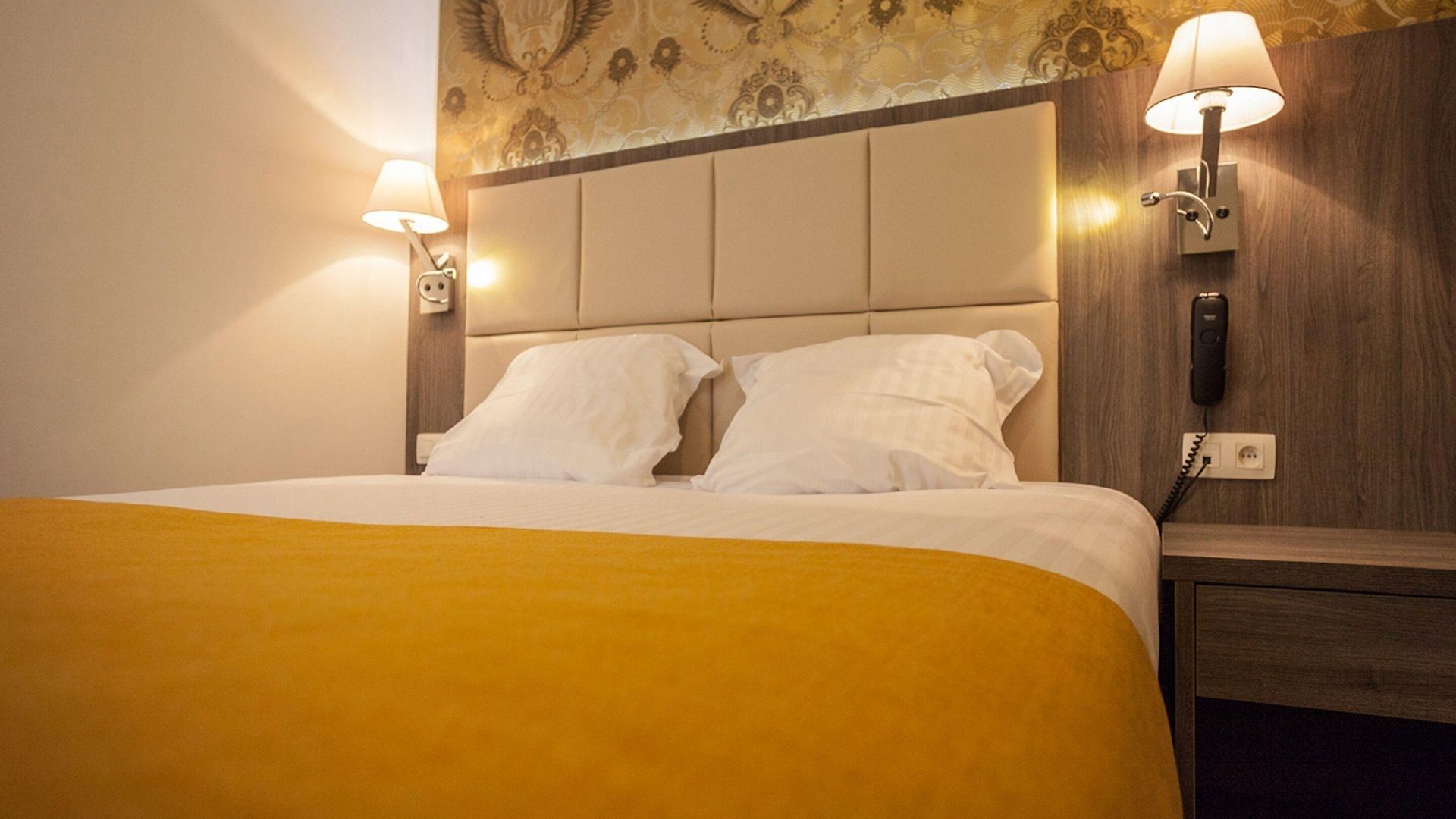 Dansaert Hotel 3*