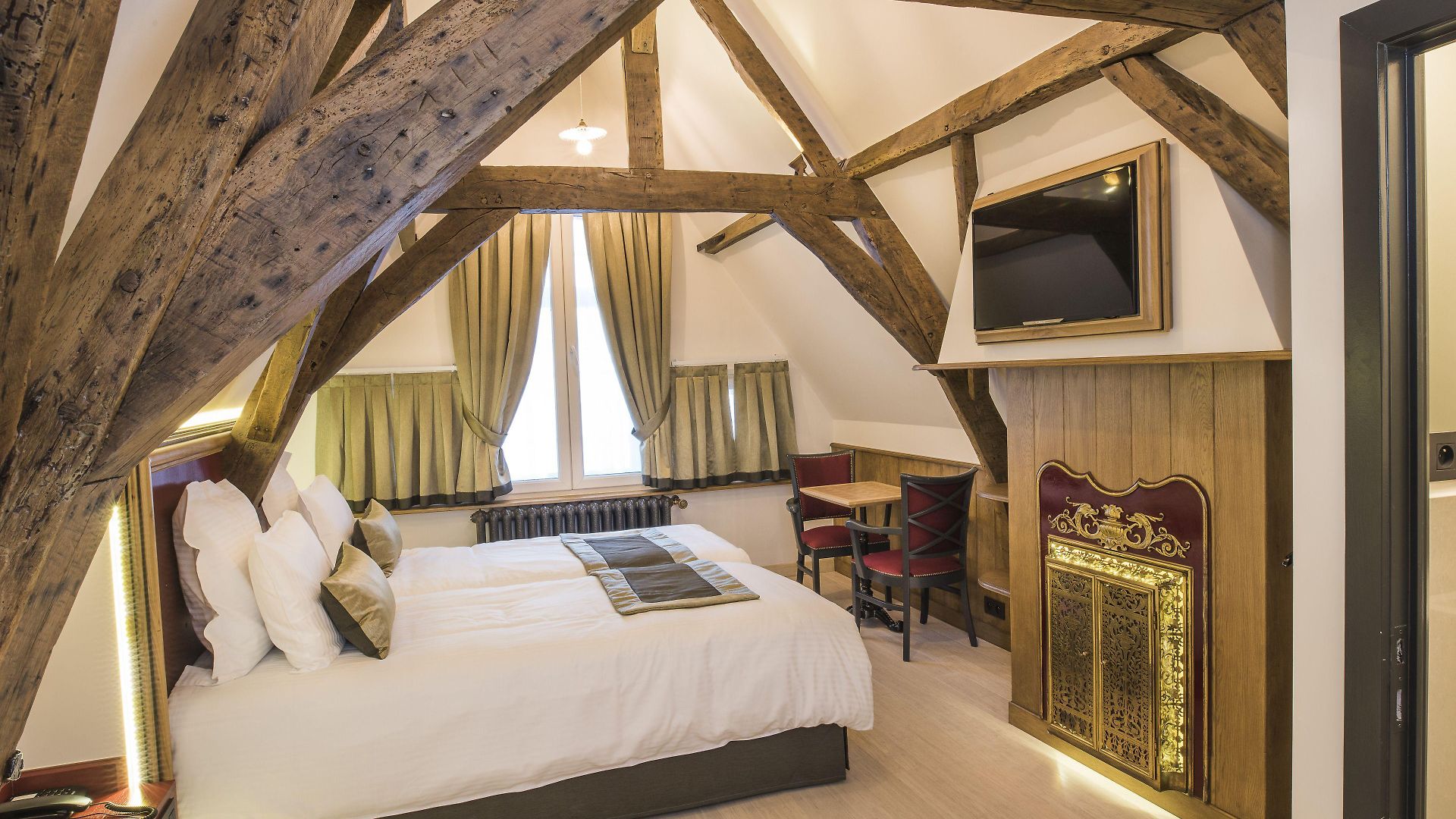 Agora Grand Place Hotel