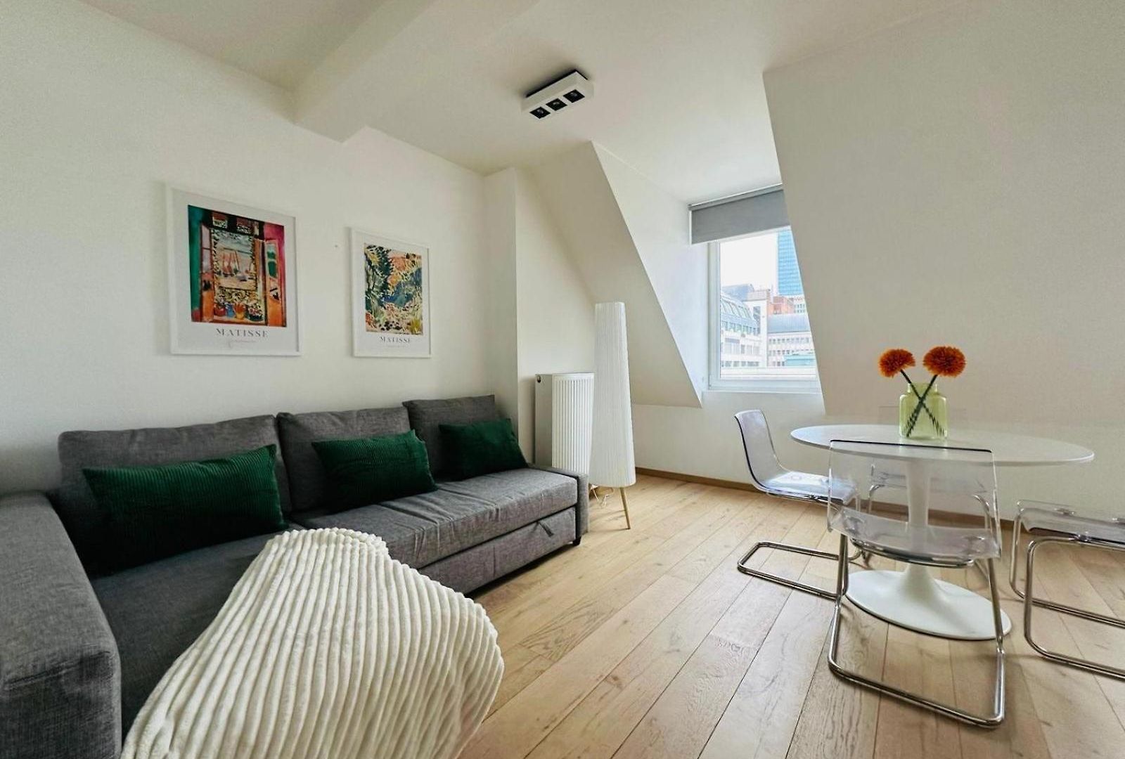 The Experience - 2 Bedroom Bright, Spacious & * Brussels