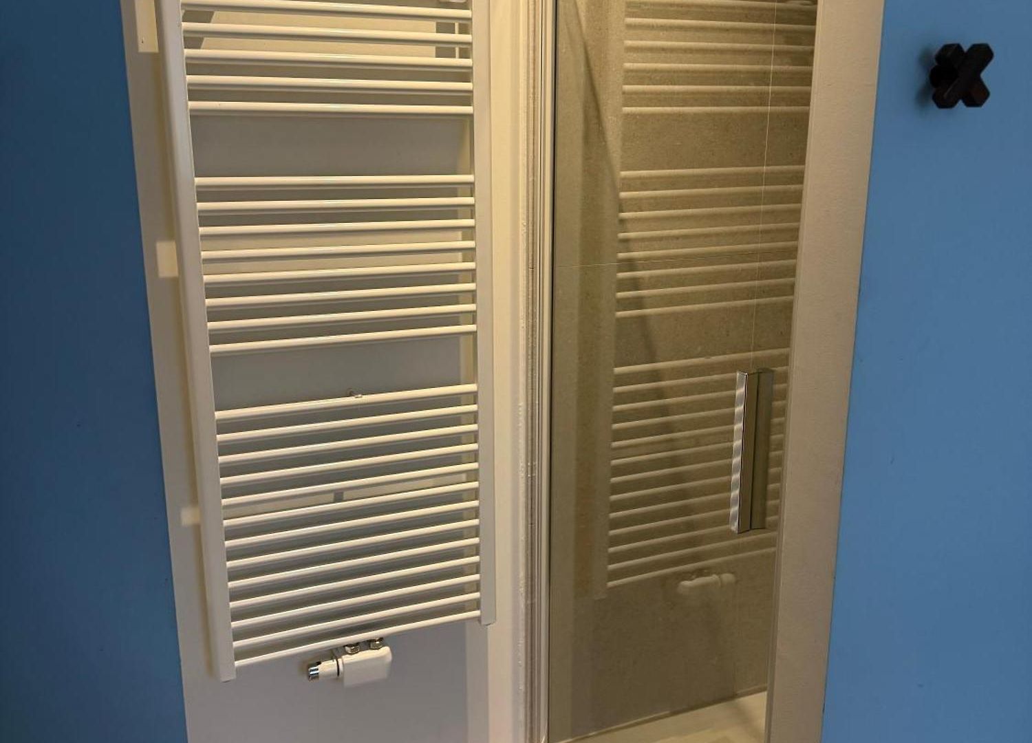 The Experience - 2 Bedroom Bright, Spacious & Apartment