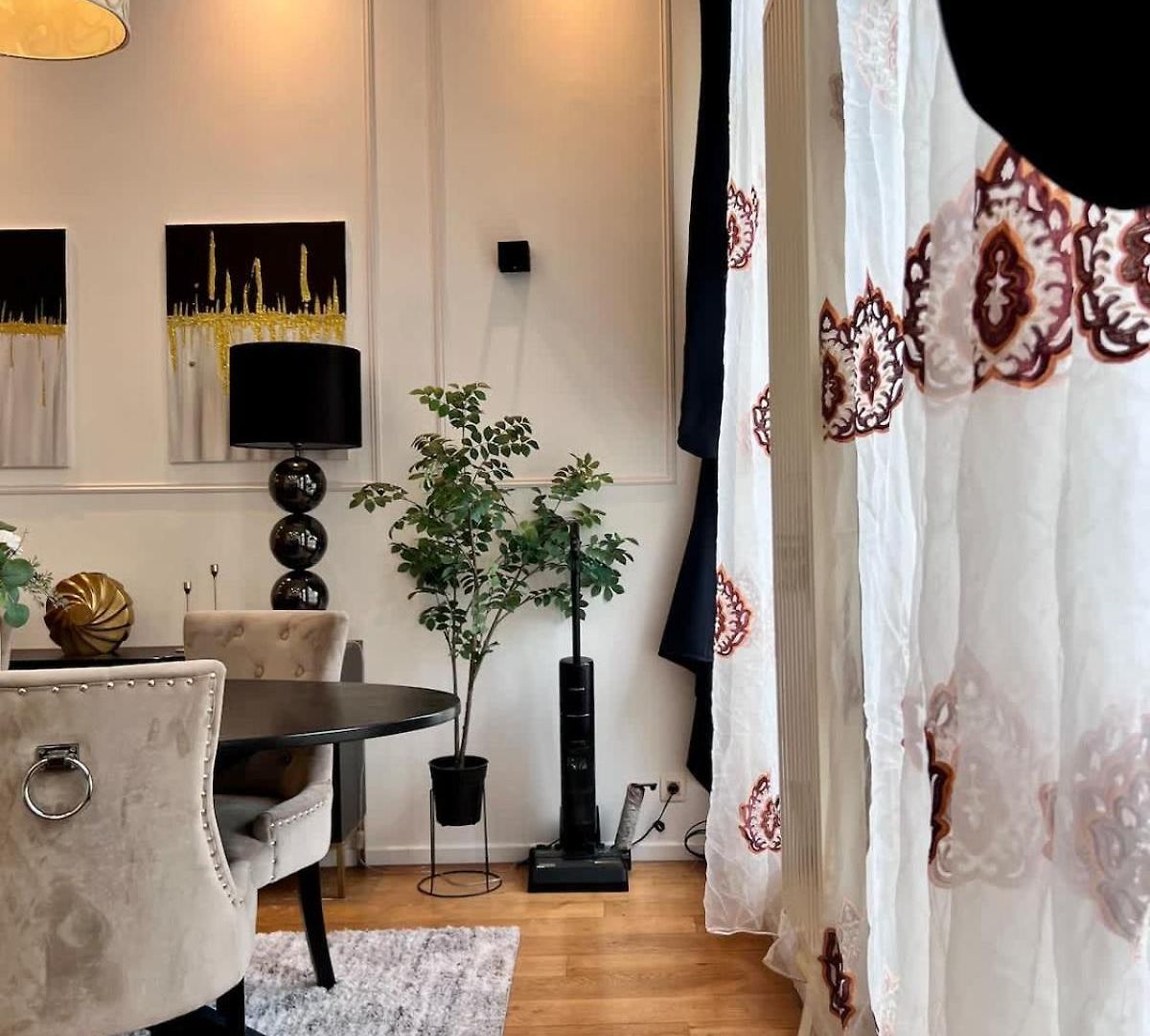 Spacious Family For 9 Near Midi Station Appartement Brussel