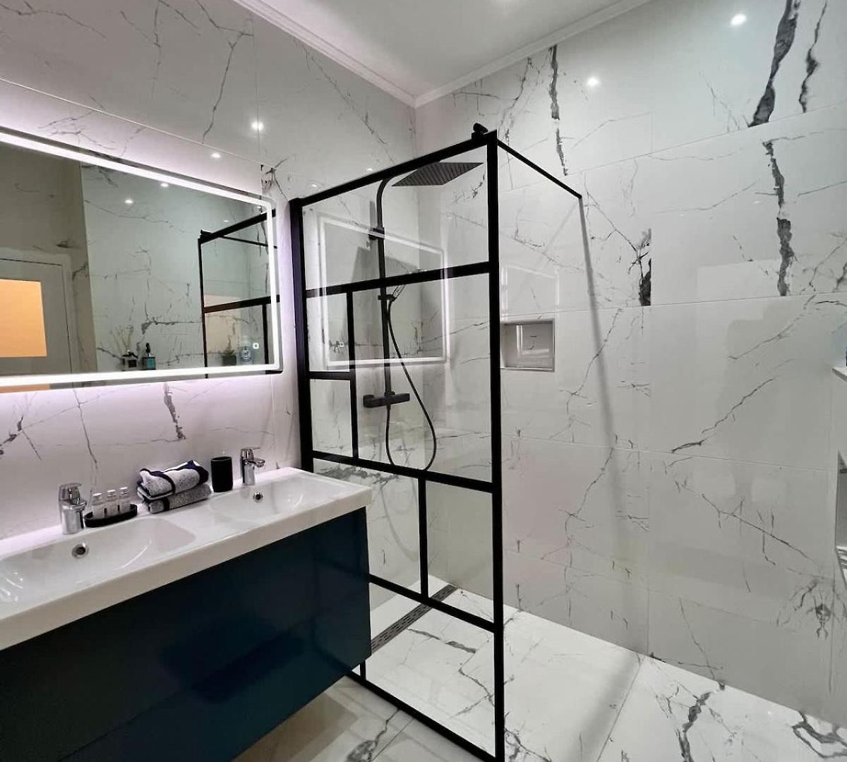 Spacious Family For 9 Near Midi Station