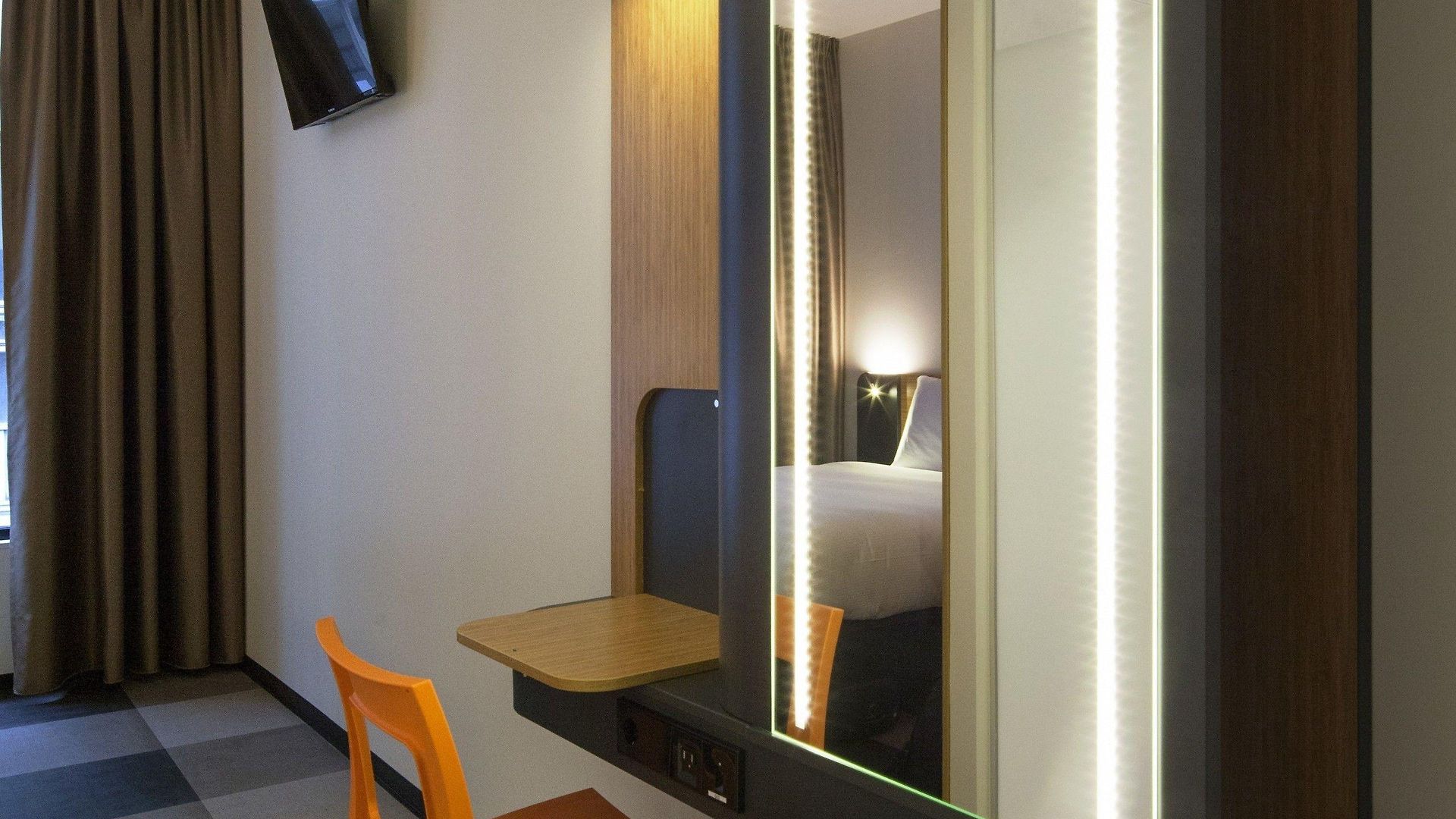 Hotel Easyhotel City Centre 3*