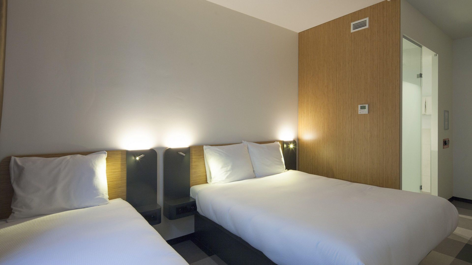 Easyhotel City Centre Hotel 3*