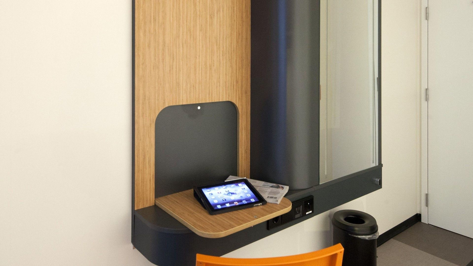 Easyhotel City Centre Hotel 3*