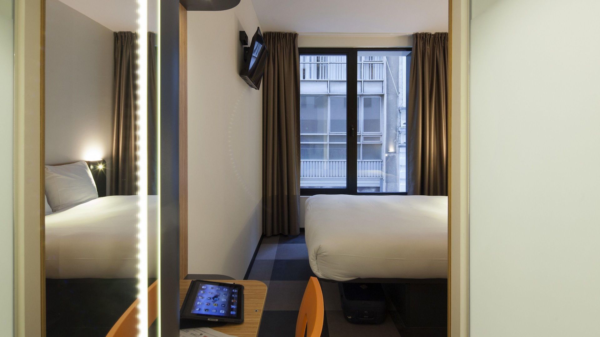 Easyhotel City Centre 3*