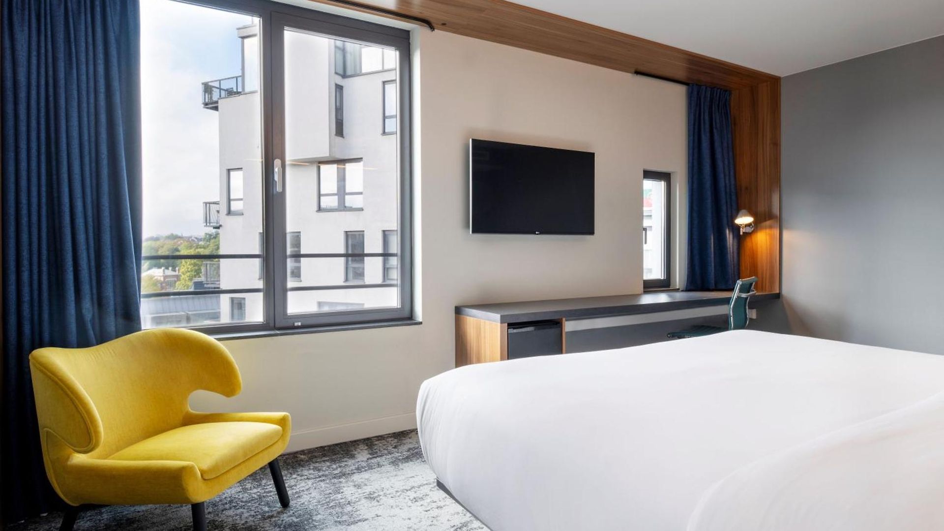 Hotel Pestana Schuman 3*