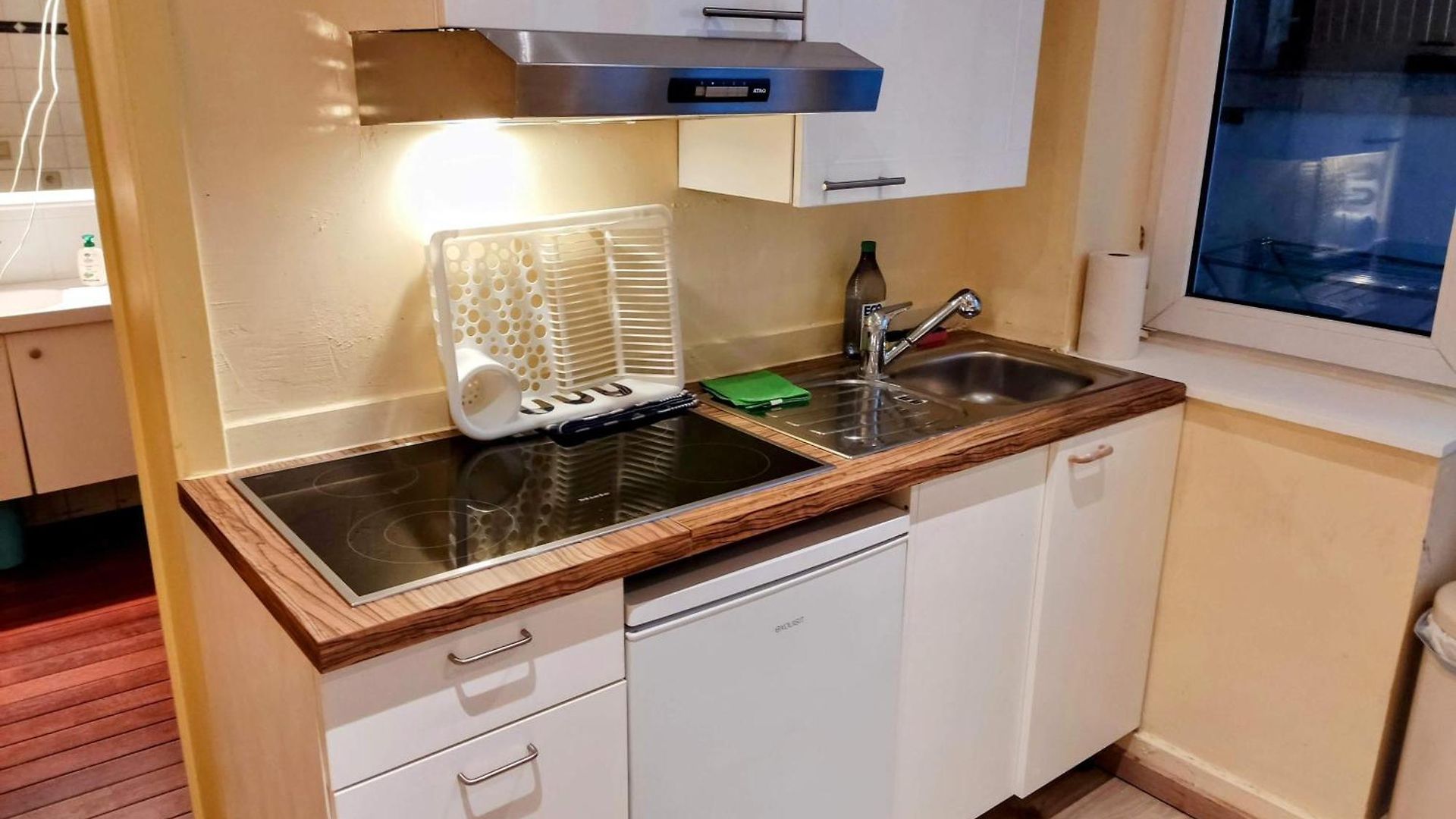 Modern Half-basement 1br Near Montgomery & Vub Apartment *