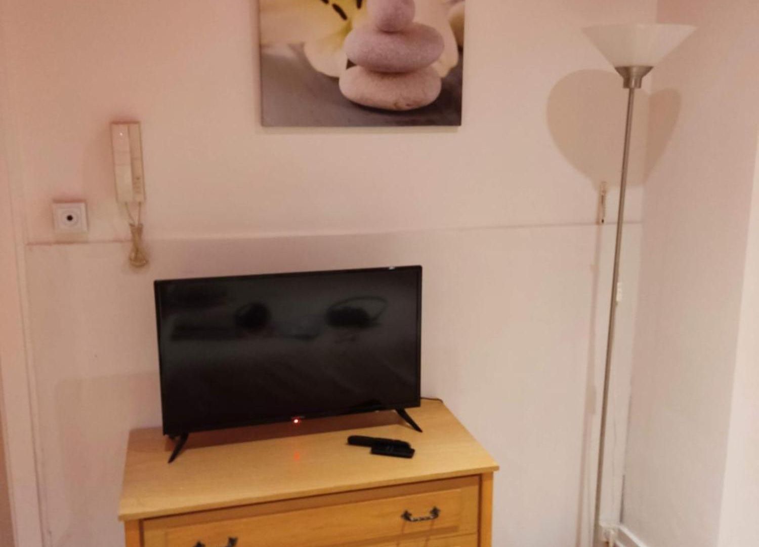 Modern Half-basement 1br Near Montgomery & Vub