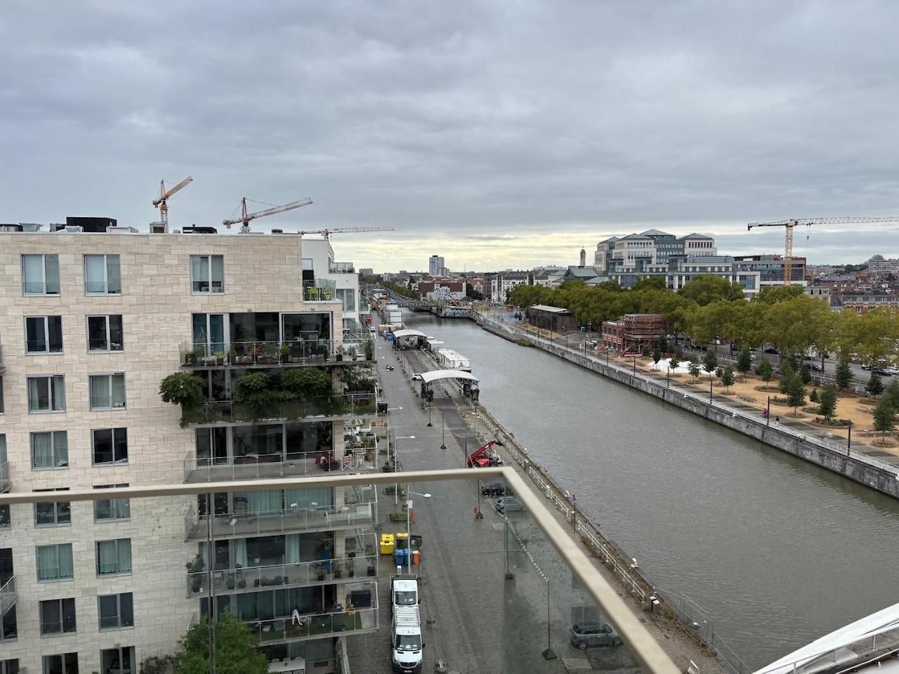 Floor Luxury With Spectacular Water Views Apartment Brussels