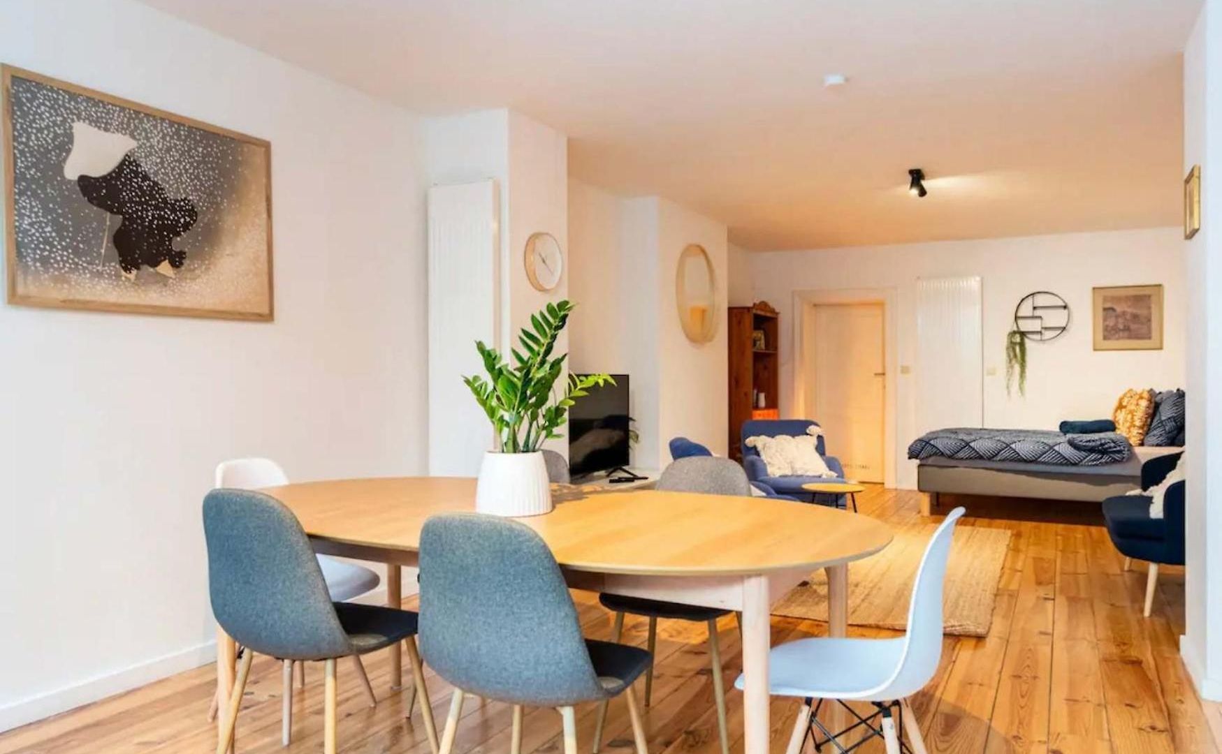 Cosy Eu - Central, Parking, Terrace Apartment