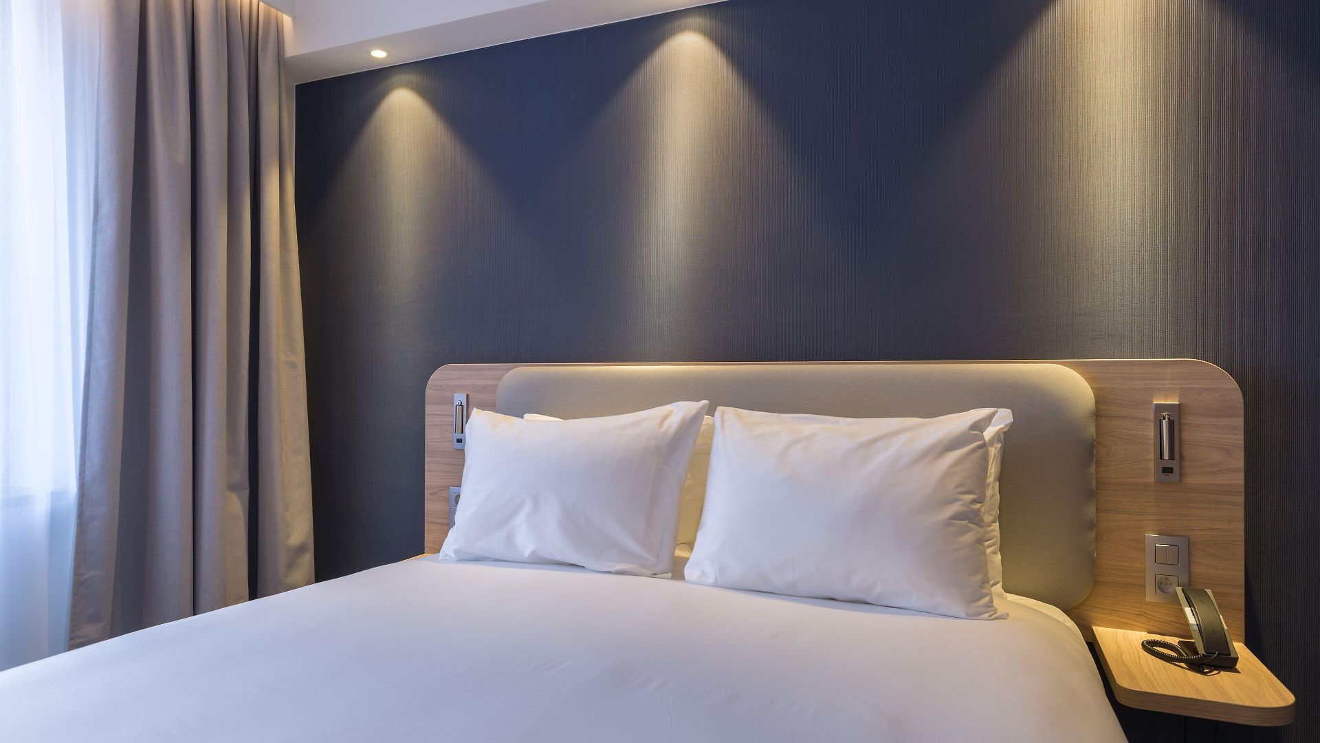 Hotel Express Brussels-grand-place By Ihg Brussel
