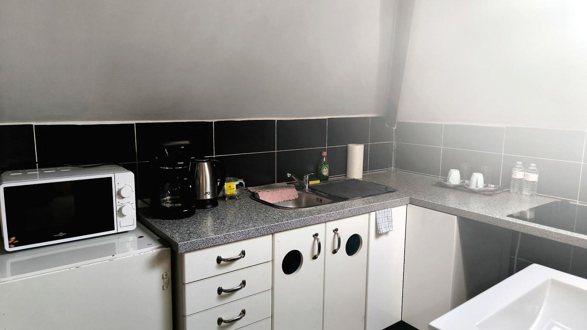 Near The Center With Bathroom And Kitchen Apartment *