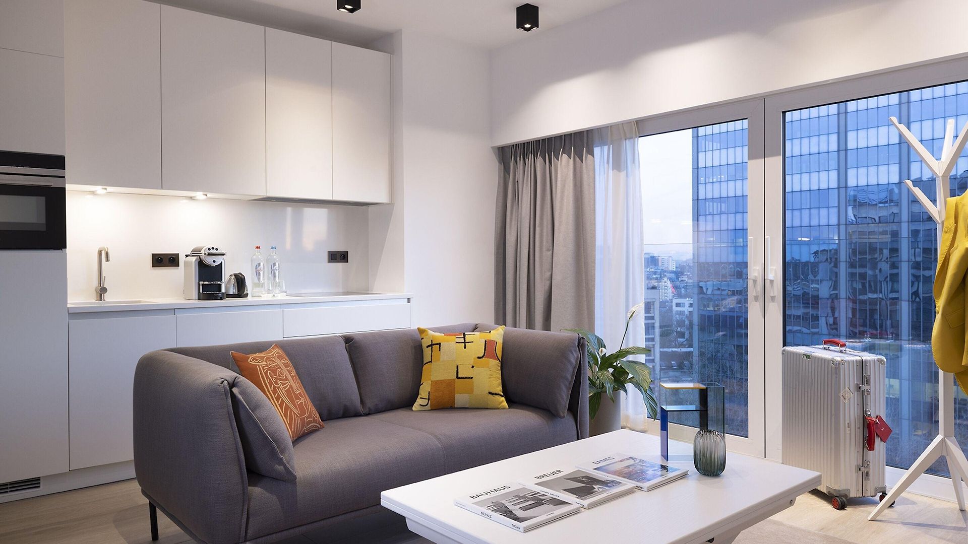 L-avenue 4*