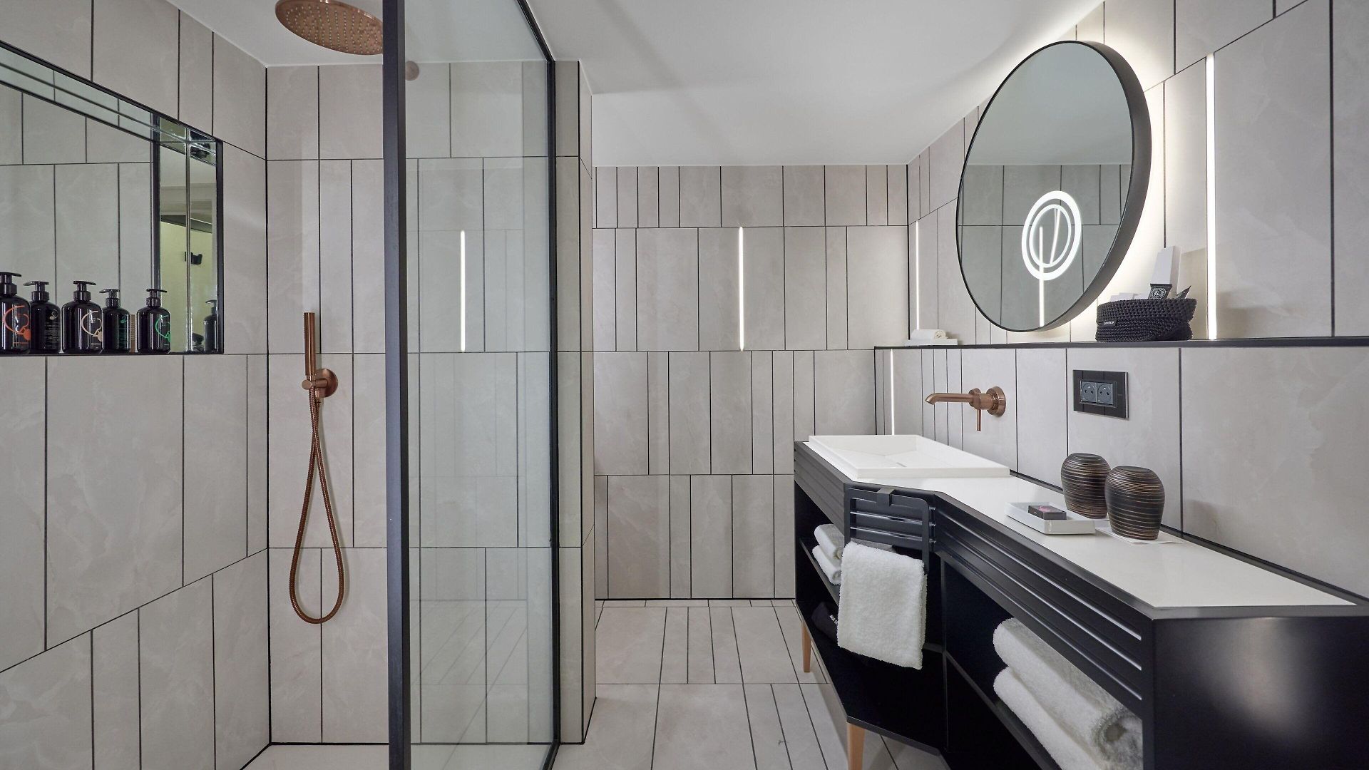 Cardo Brussels, Autograph Collection 4*