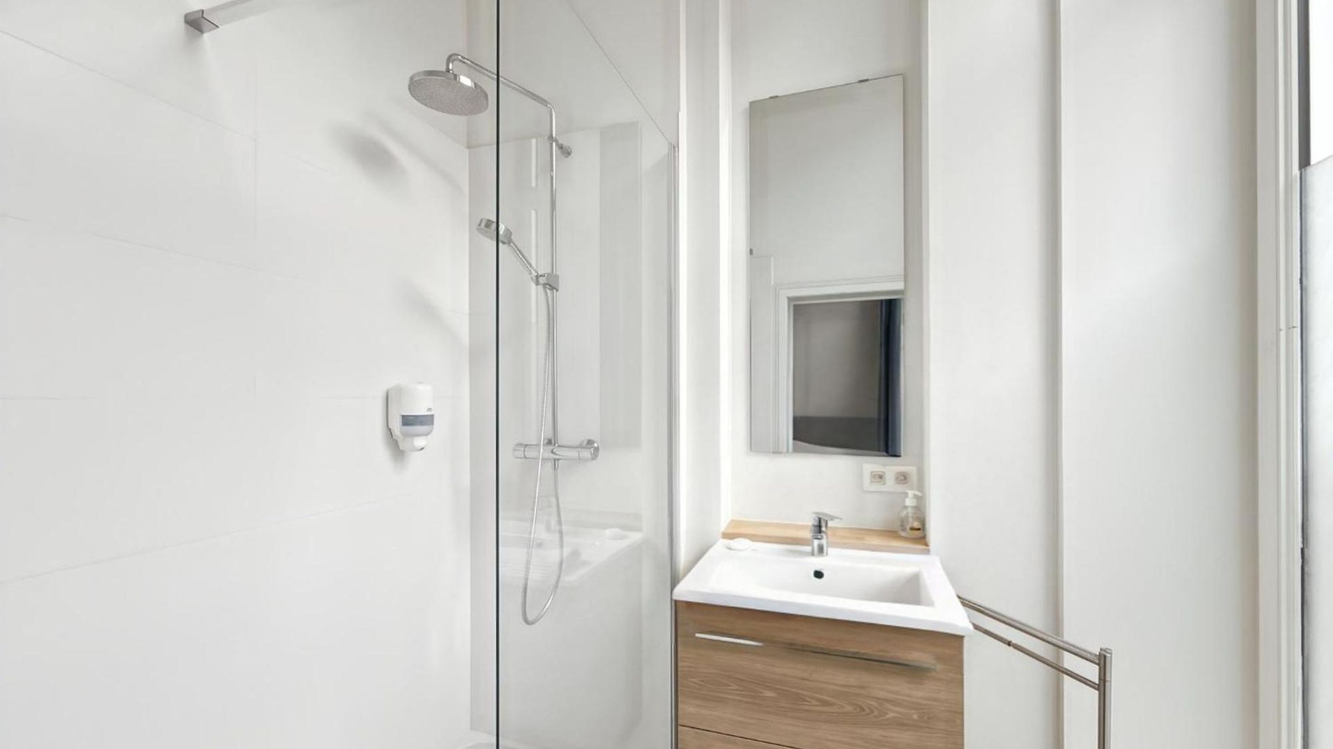 Self Check In Ixelles Retreat In The Heart Of Apartment Brussels